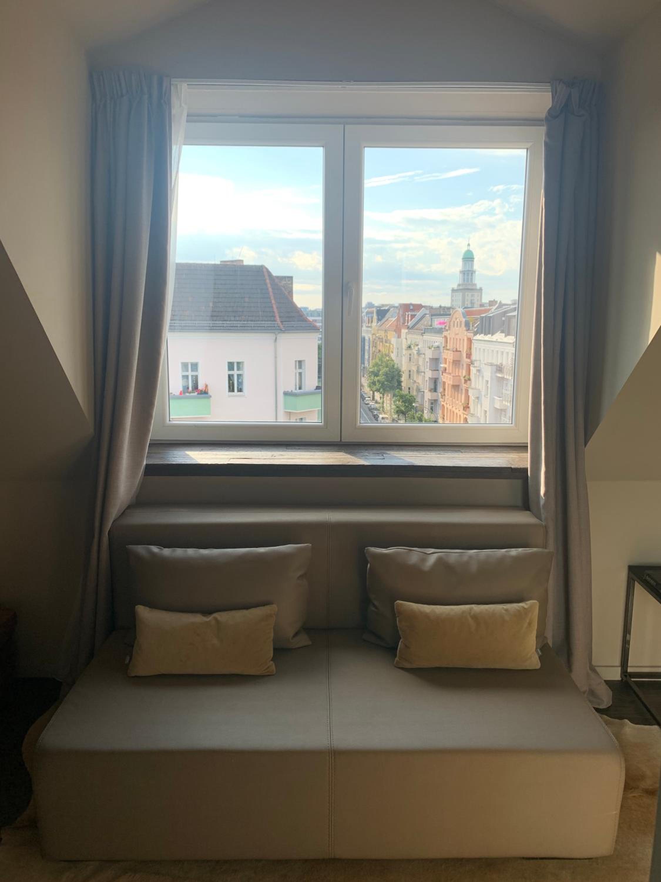 Deluxe Studio with Balcony and Sofa bed photo 3