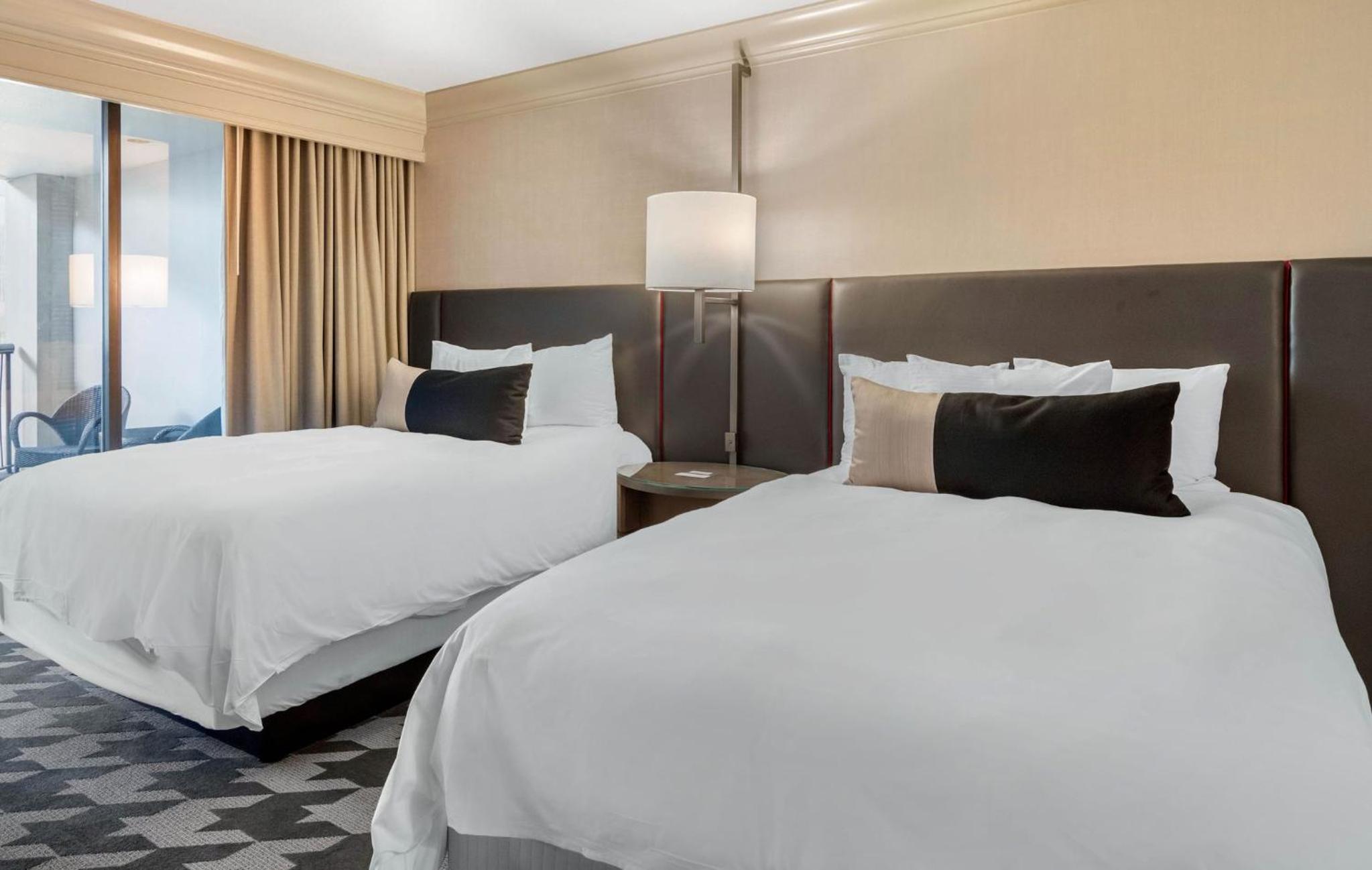Deluxe Room 2 Double Beds - Photo 10