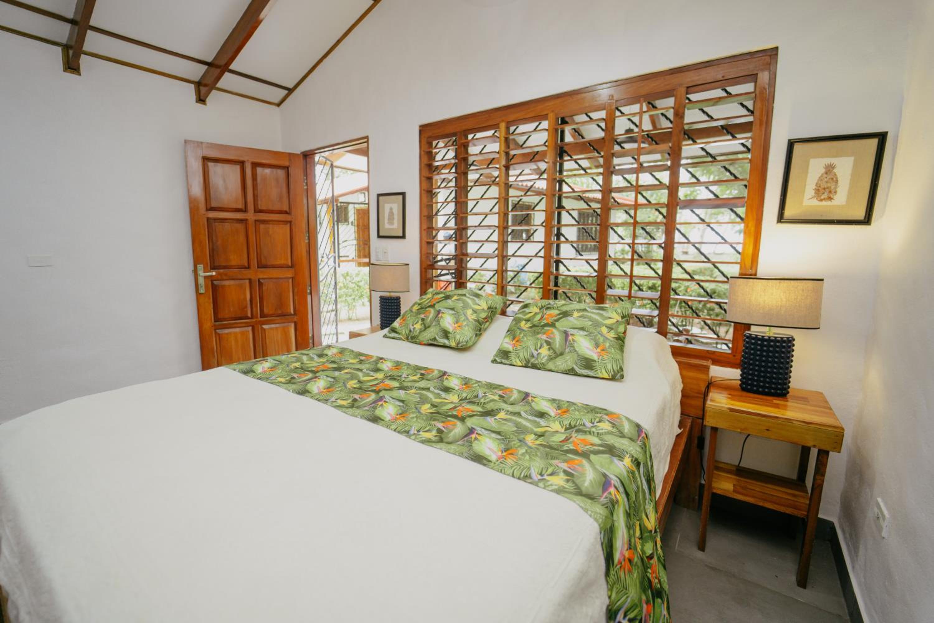 Bungalow - Water Front  photo 3