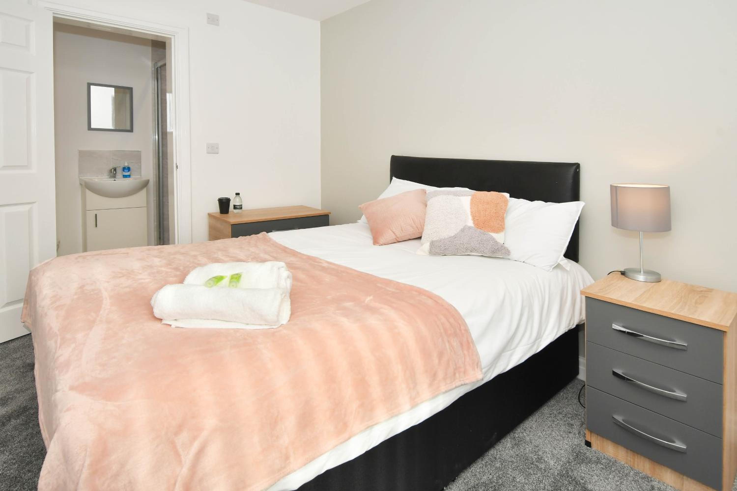 Double Room with Private Bathroom photo 3