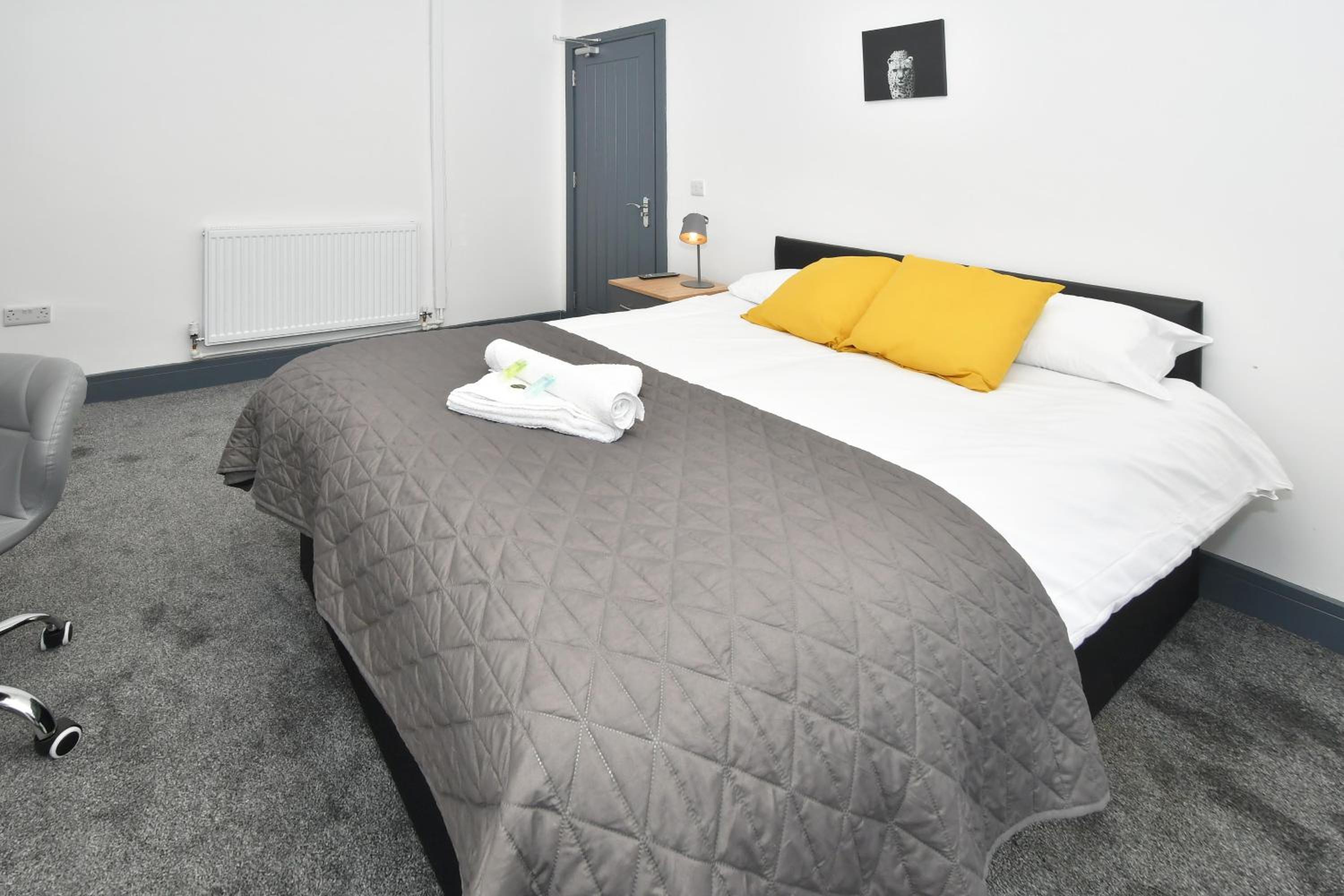Double Room with Shared Bathroom photo 1