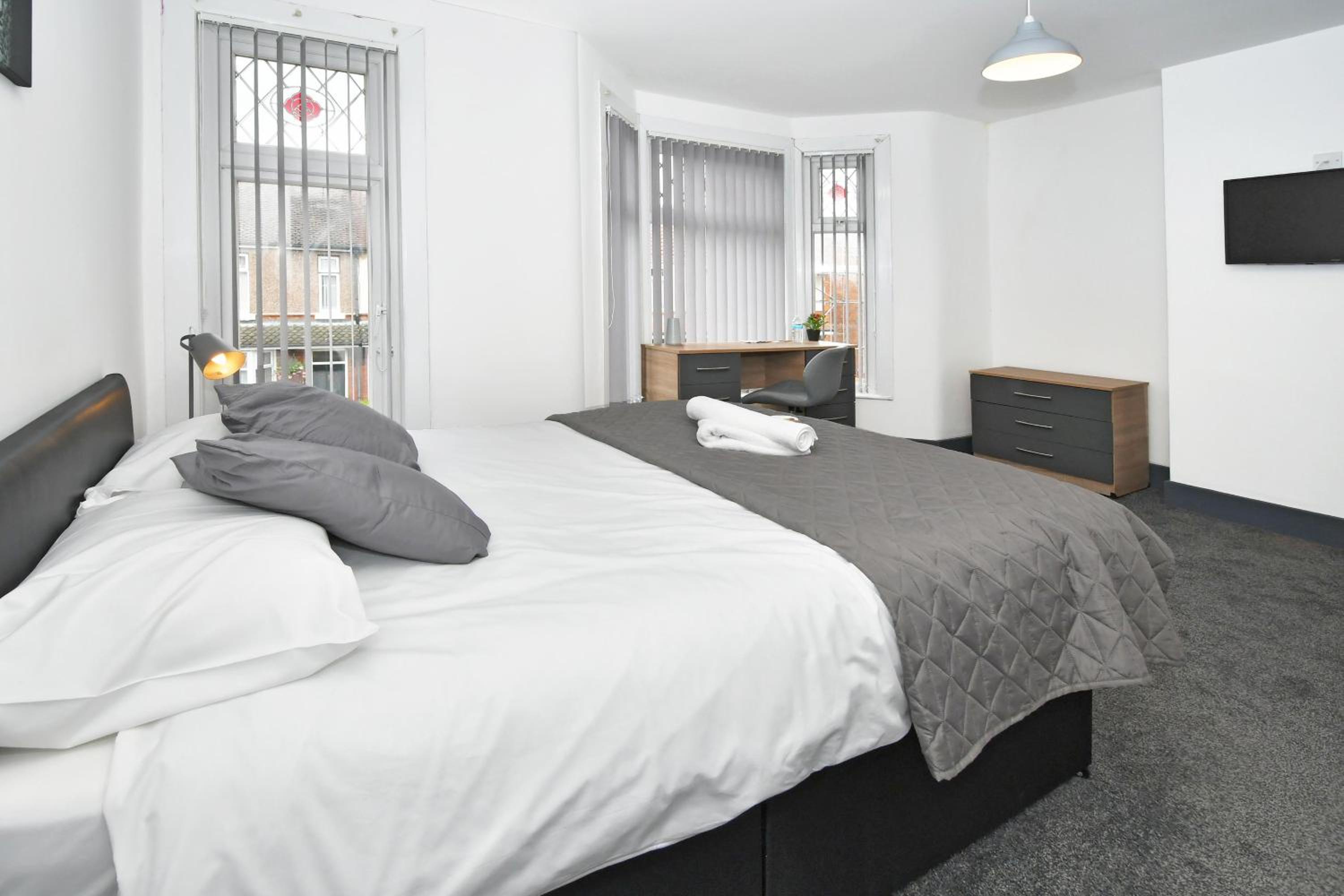 Double Room with Shared Bathroom photo 2