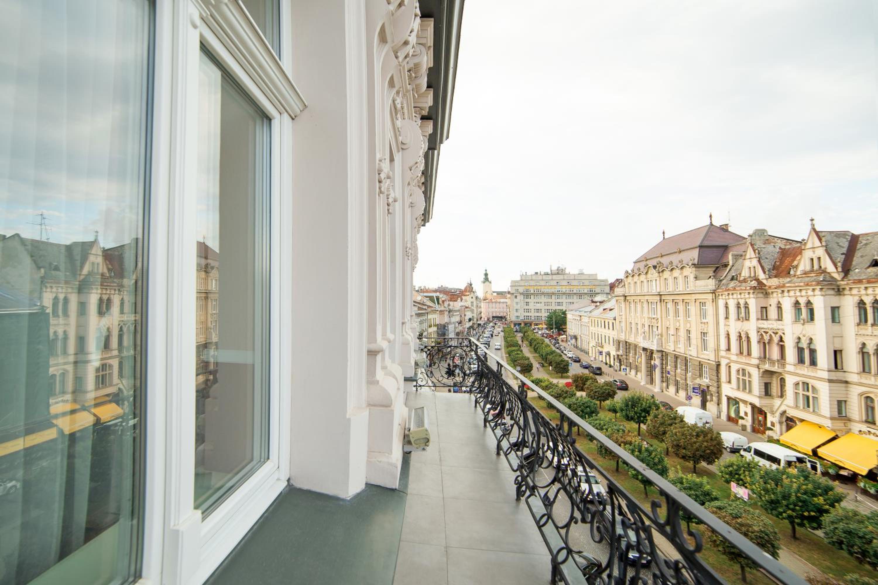 Junior Suite with Balcony