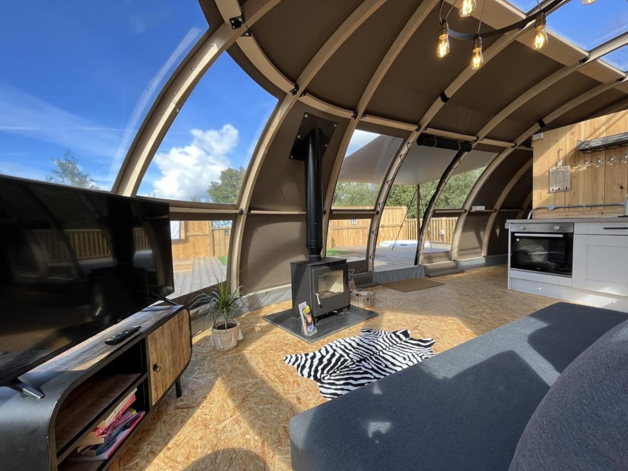 Tent - Photo 1
