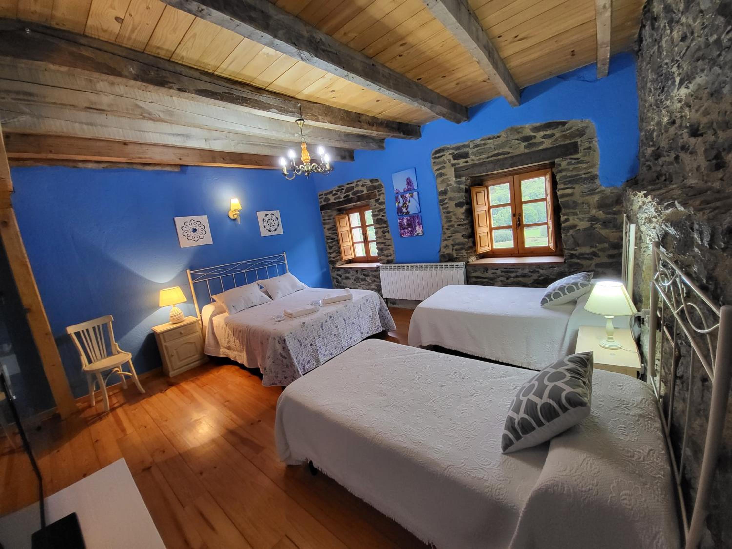 Habitación Familiar con Vista a la Montaña