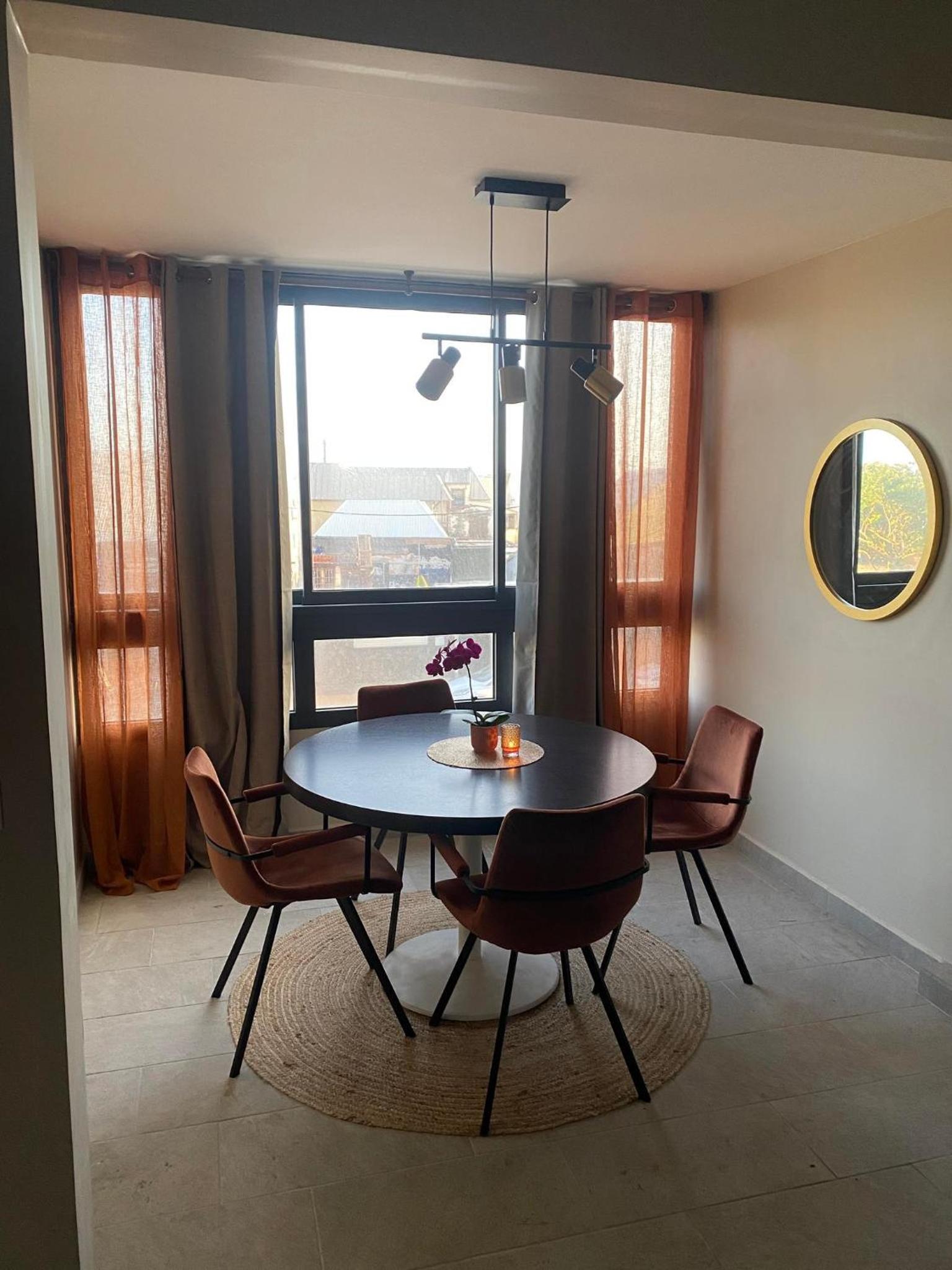One-Bedroom Apartment photo 2