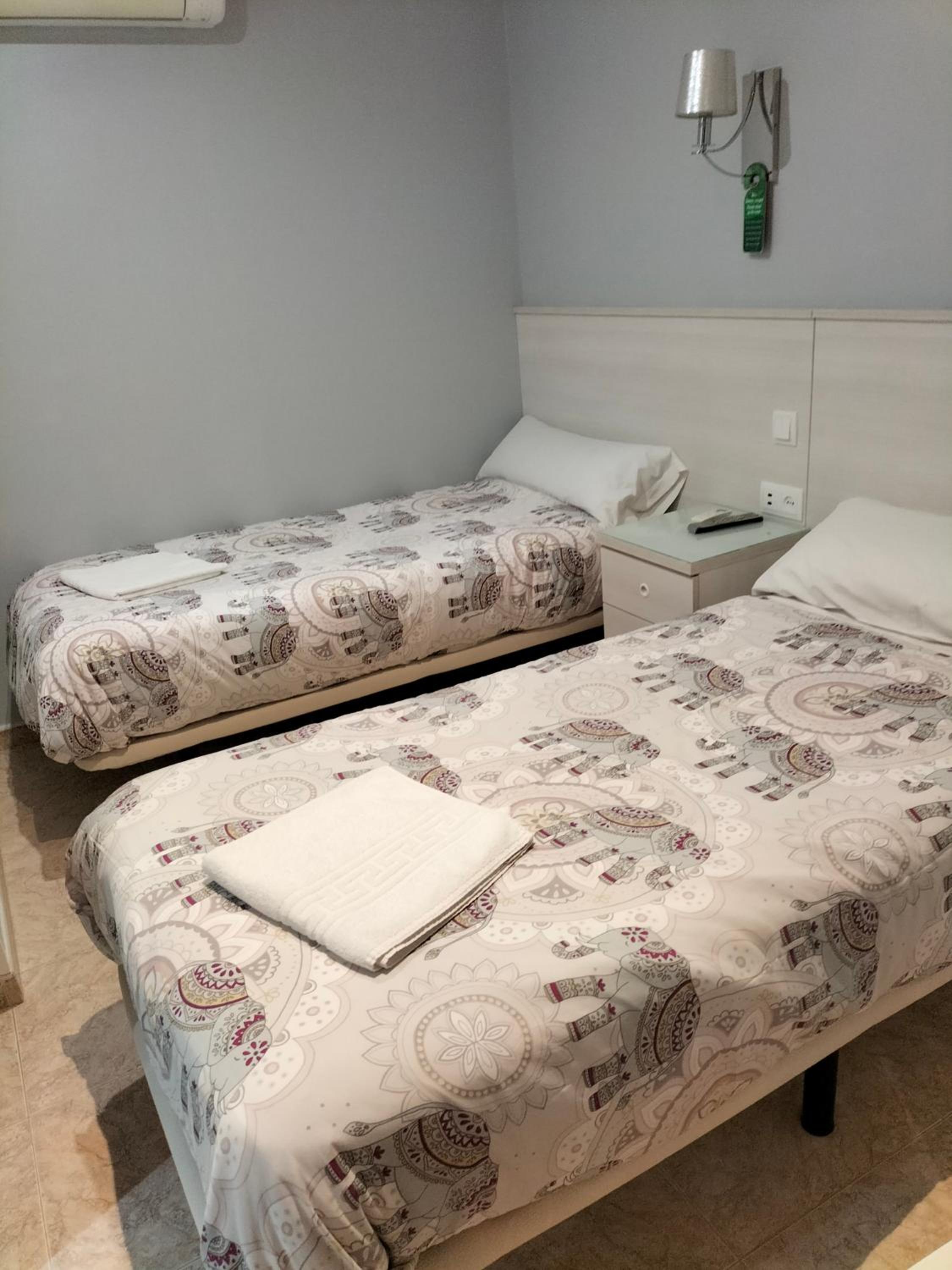 Double or Twin Room - Photo 5