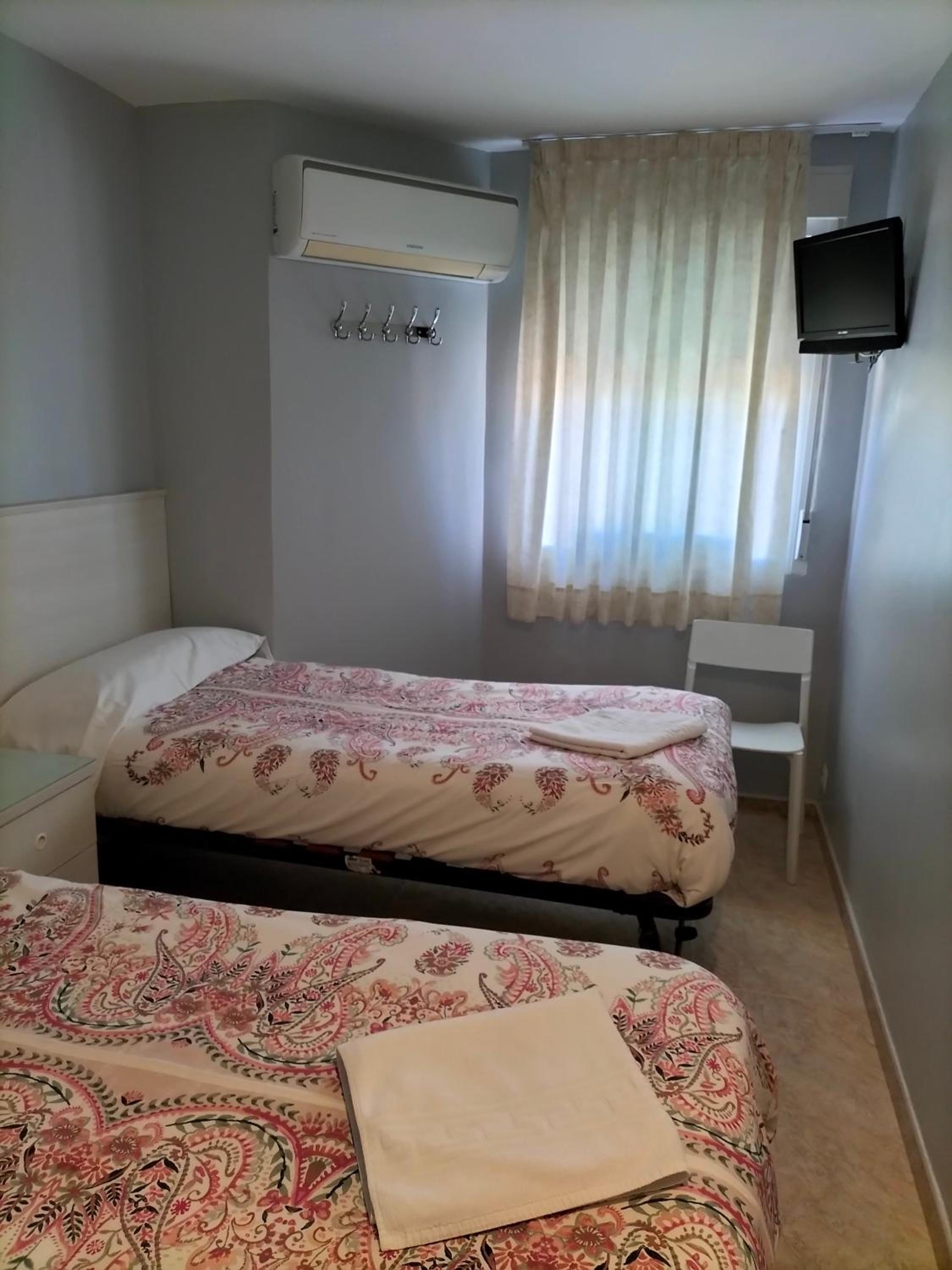 Double or Twin Room - Photo 7