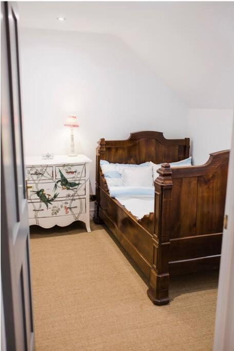 Three-Bedroom Apartment photo 2