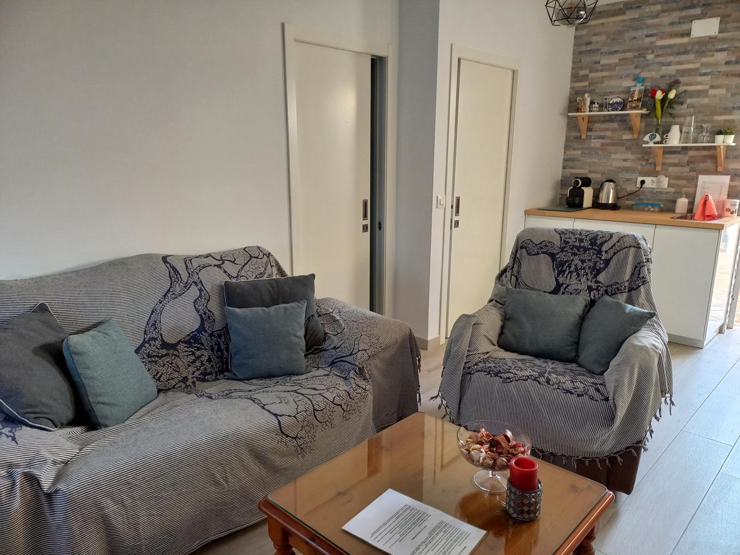 One-Bedroom Apartment photo 3