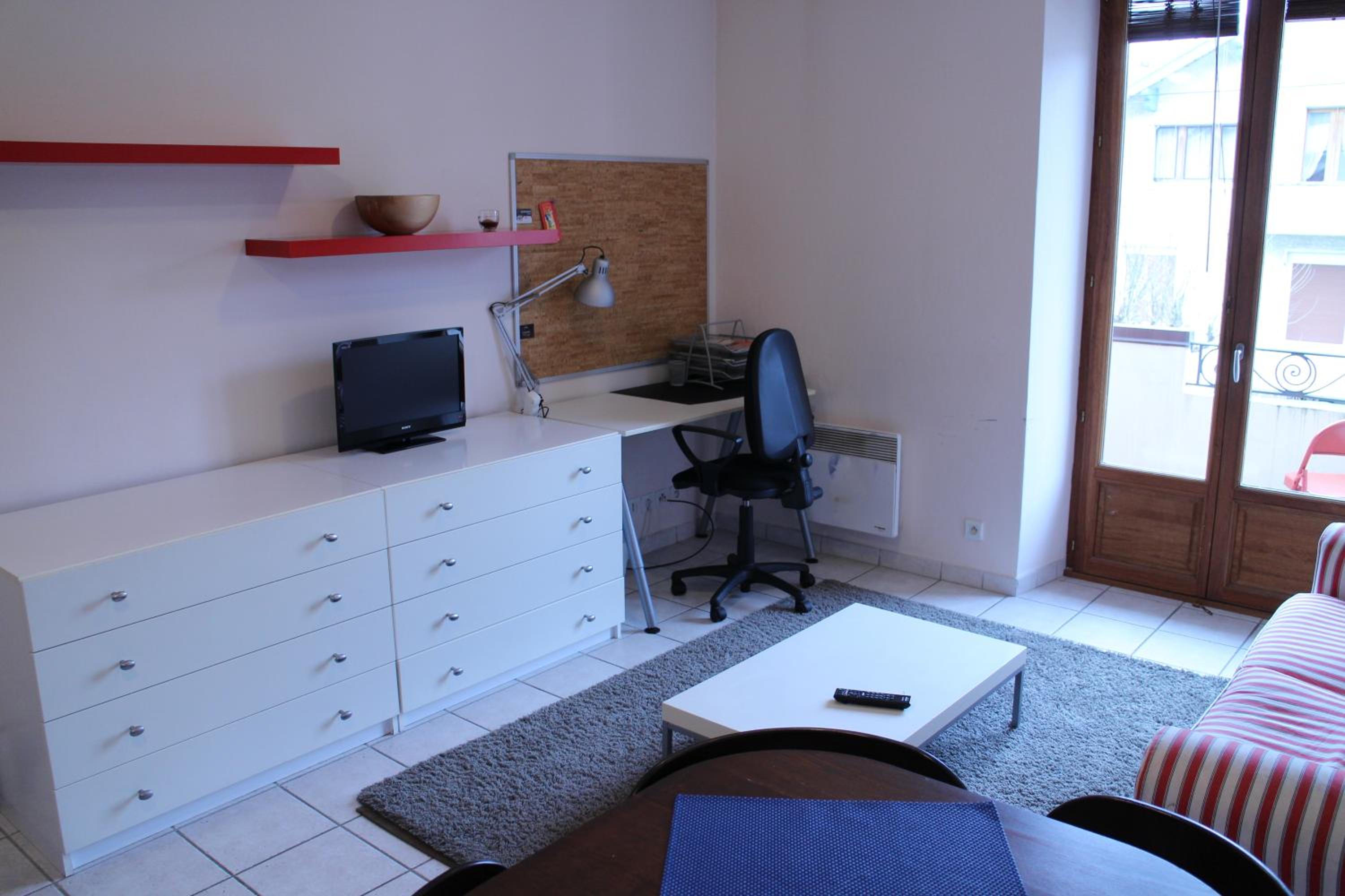 One-Bedroom Apartment (1 - 2 Adults) photo 3