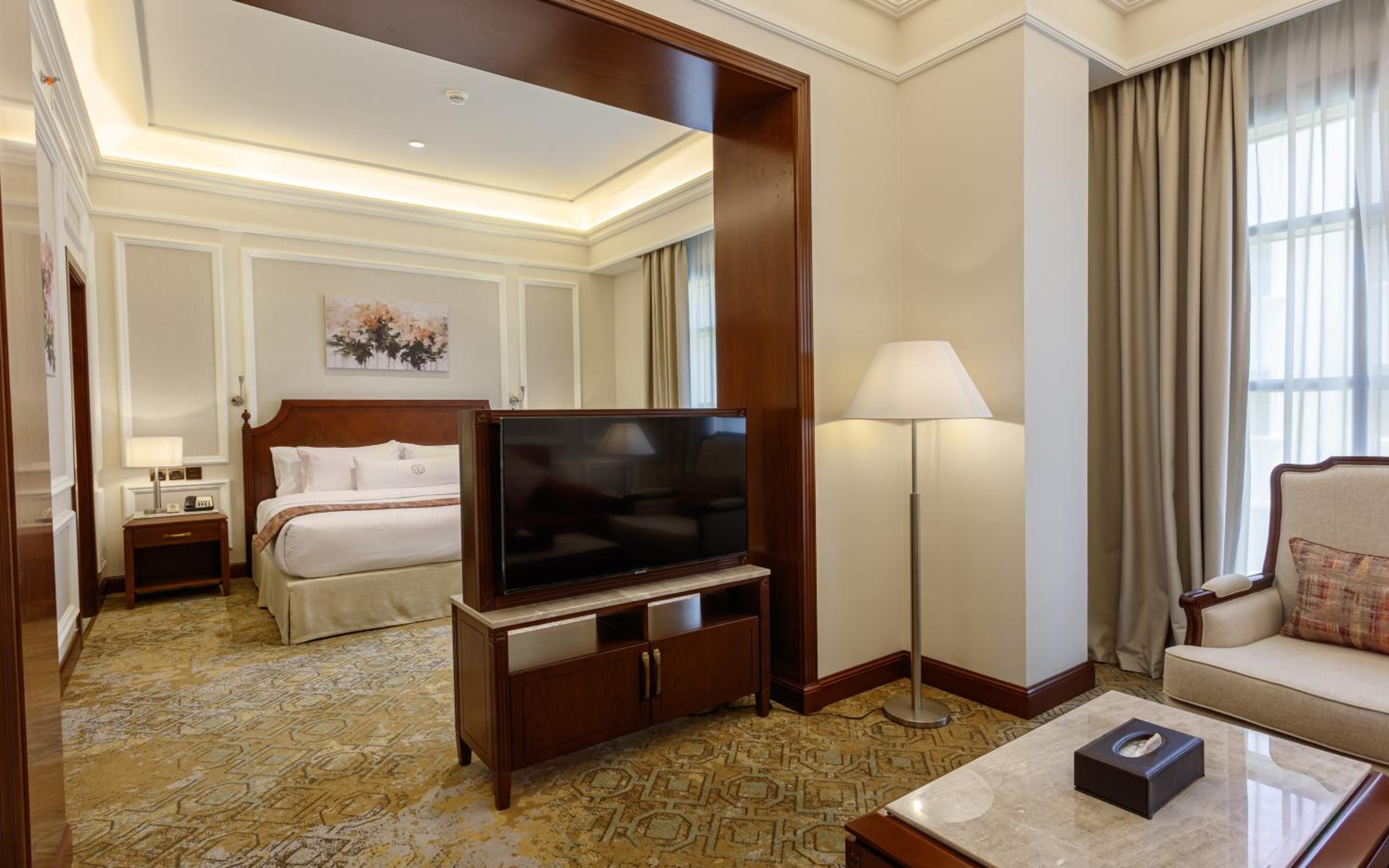Deluxe King Room - Photo 4