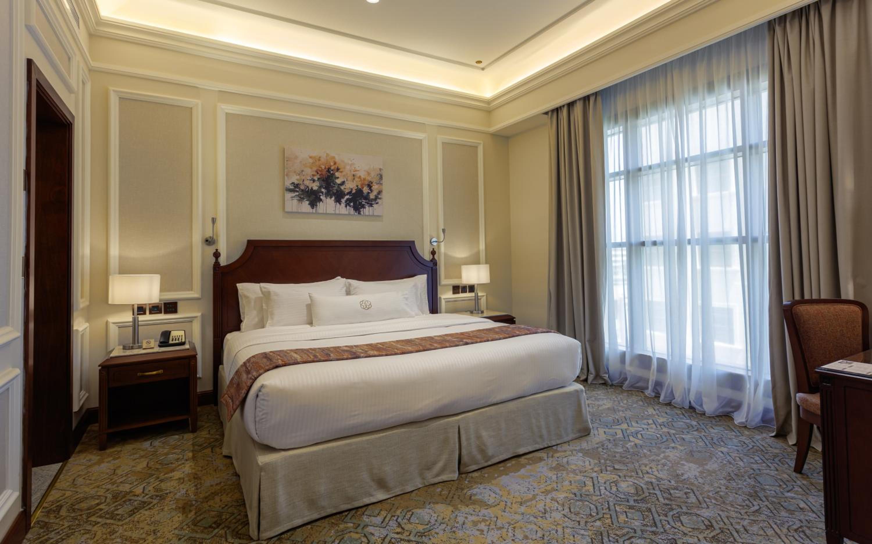 Deluxe King Room - Photo 3