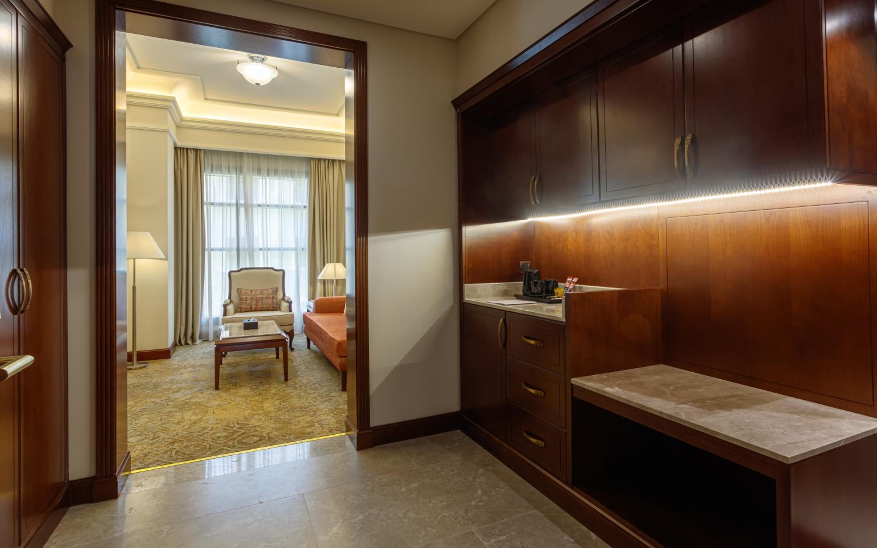 Deluxe King Room - Photo 1