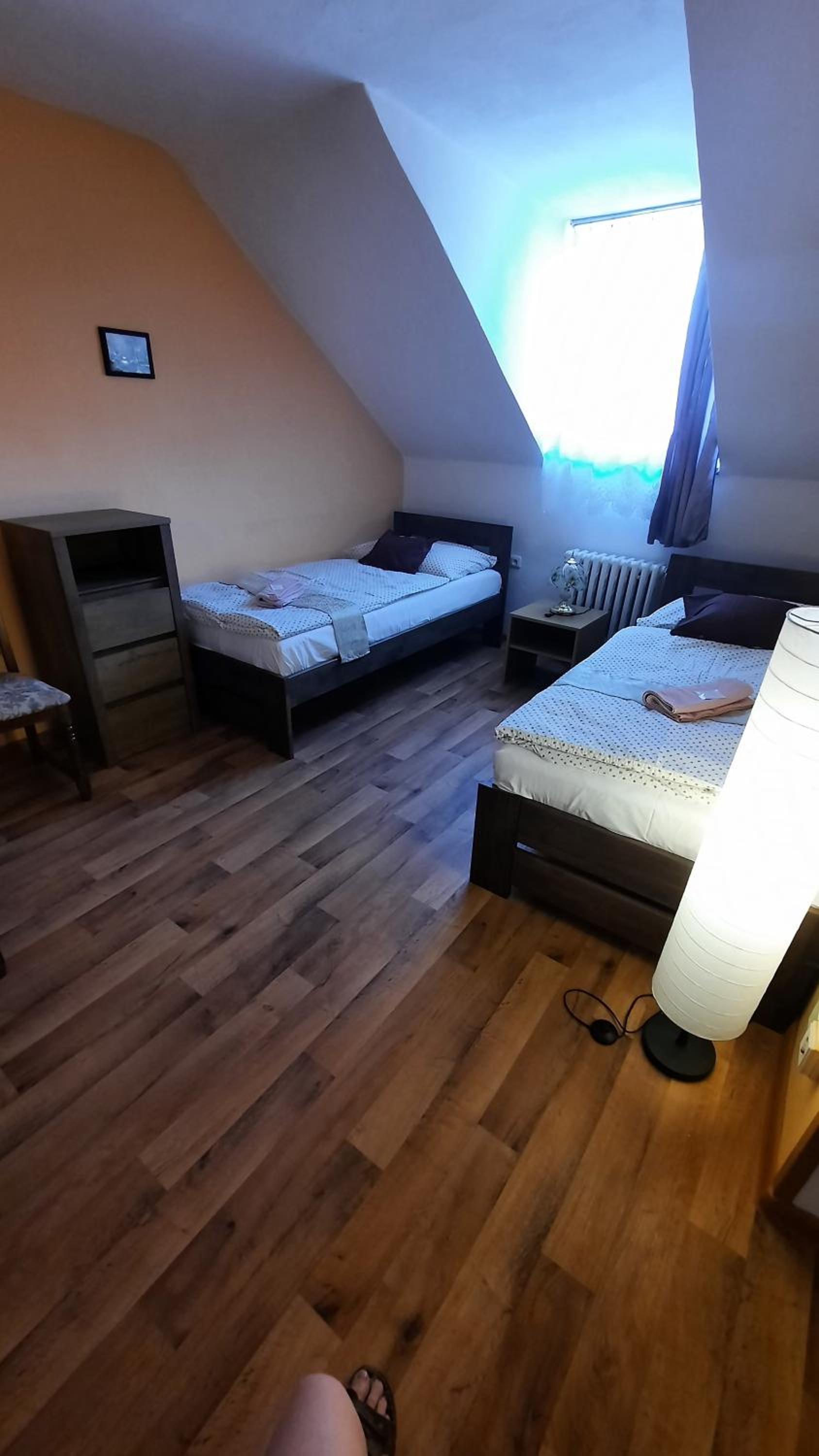 Twin Room with Private Bathroom - Photo 6
