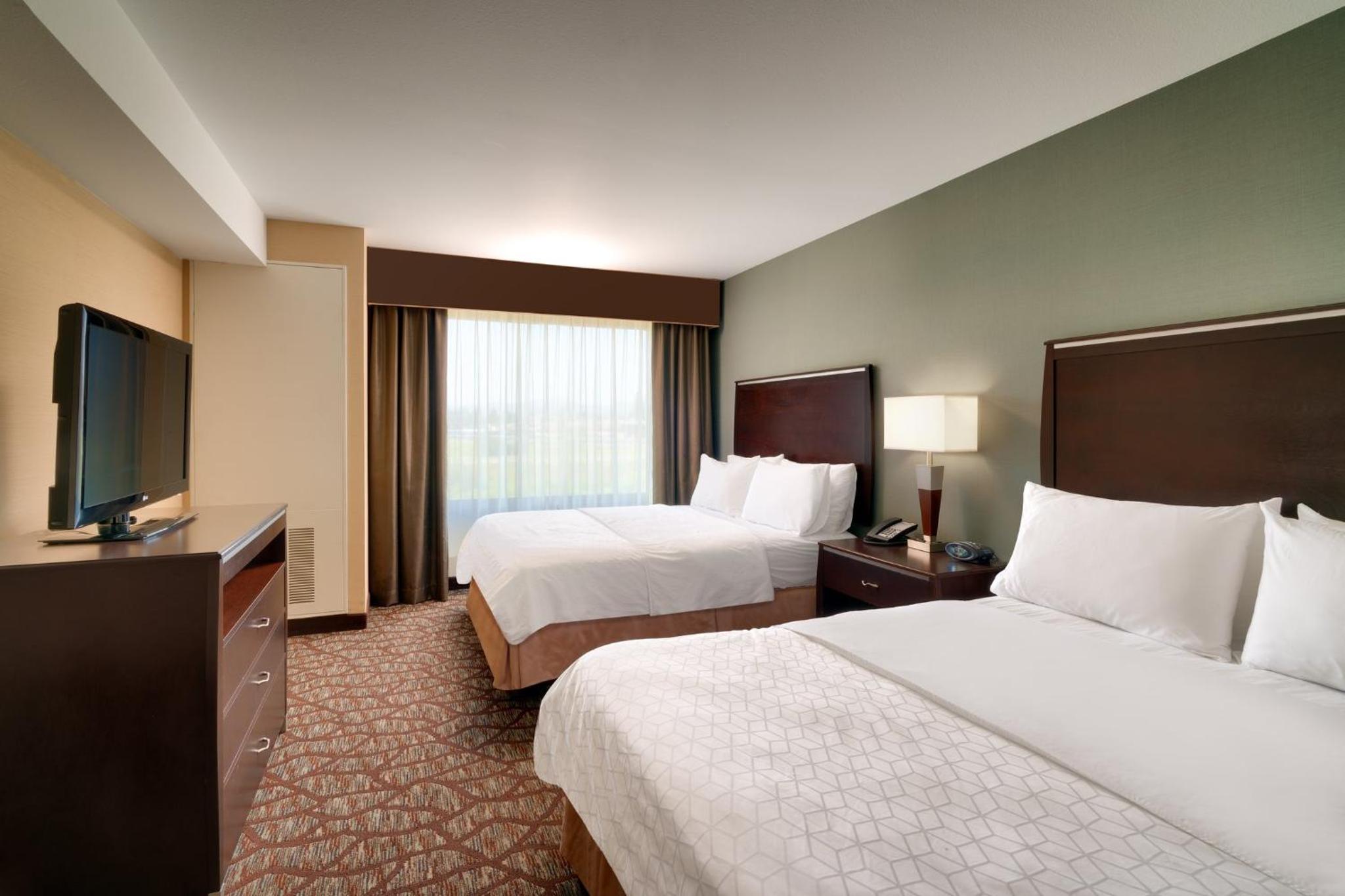 Suite with Two Queen Beds - Communications Access photo 1