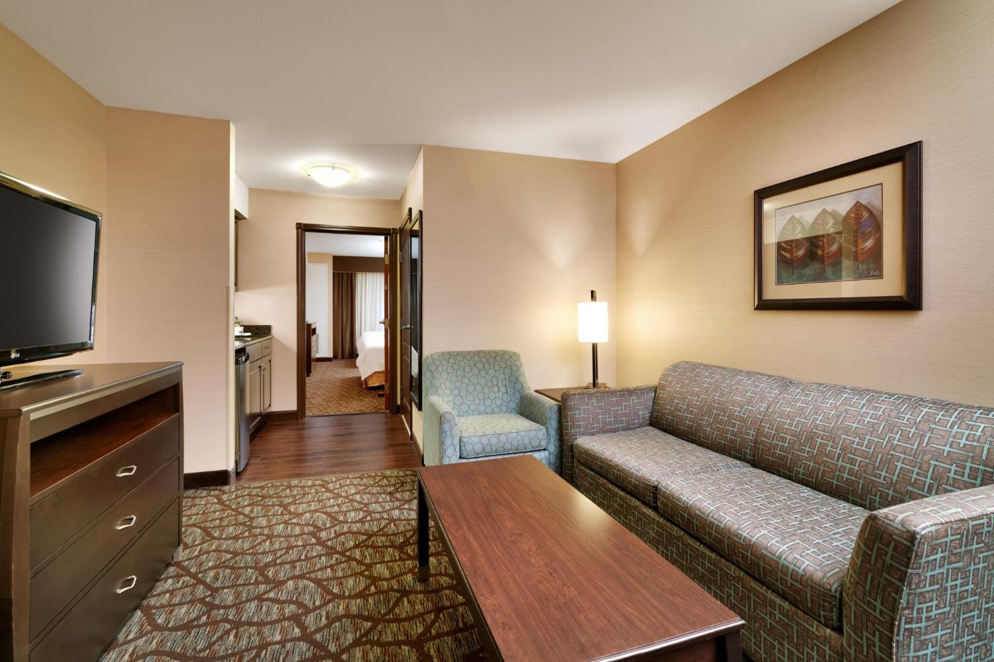 Suite with Two Queen Beds - Communications Access photo 3