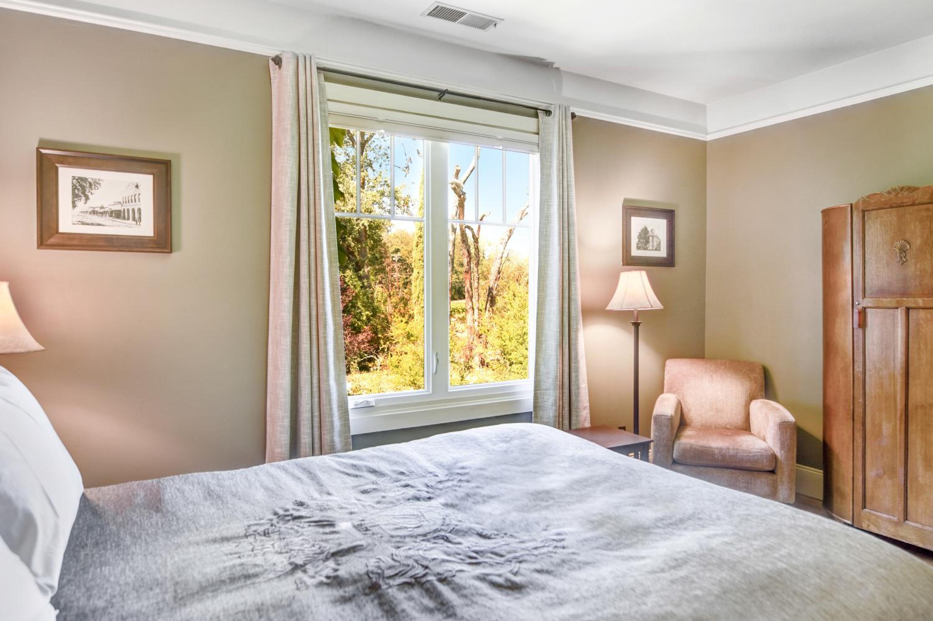 Queen Room - Photo 1