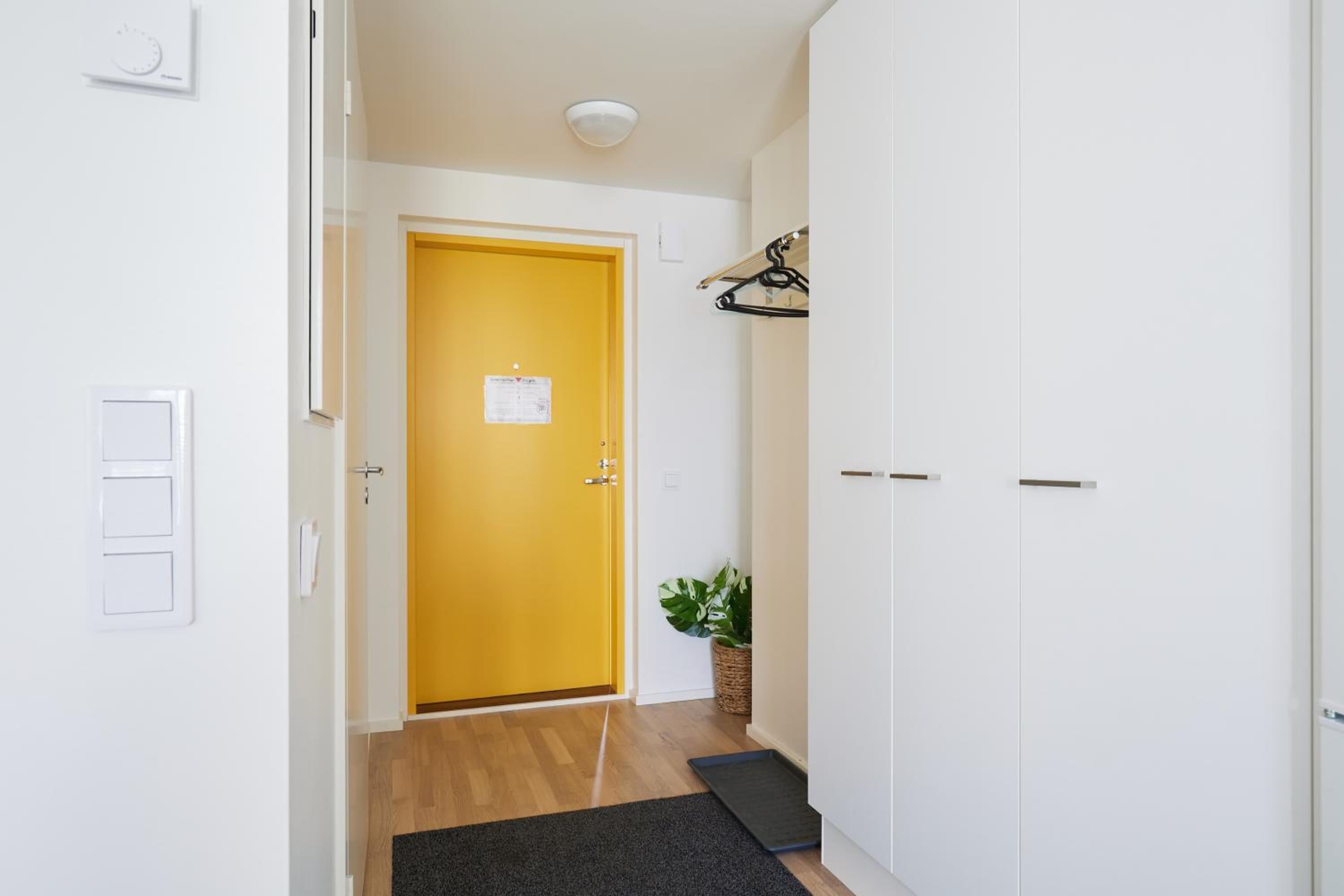 One-Bedroom Apartment photo 1
