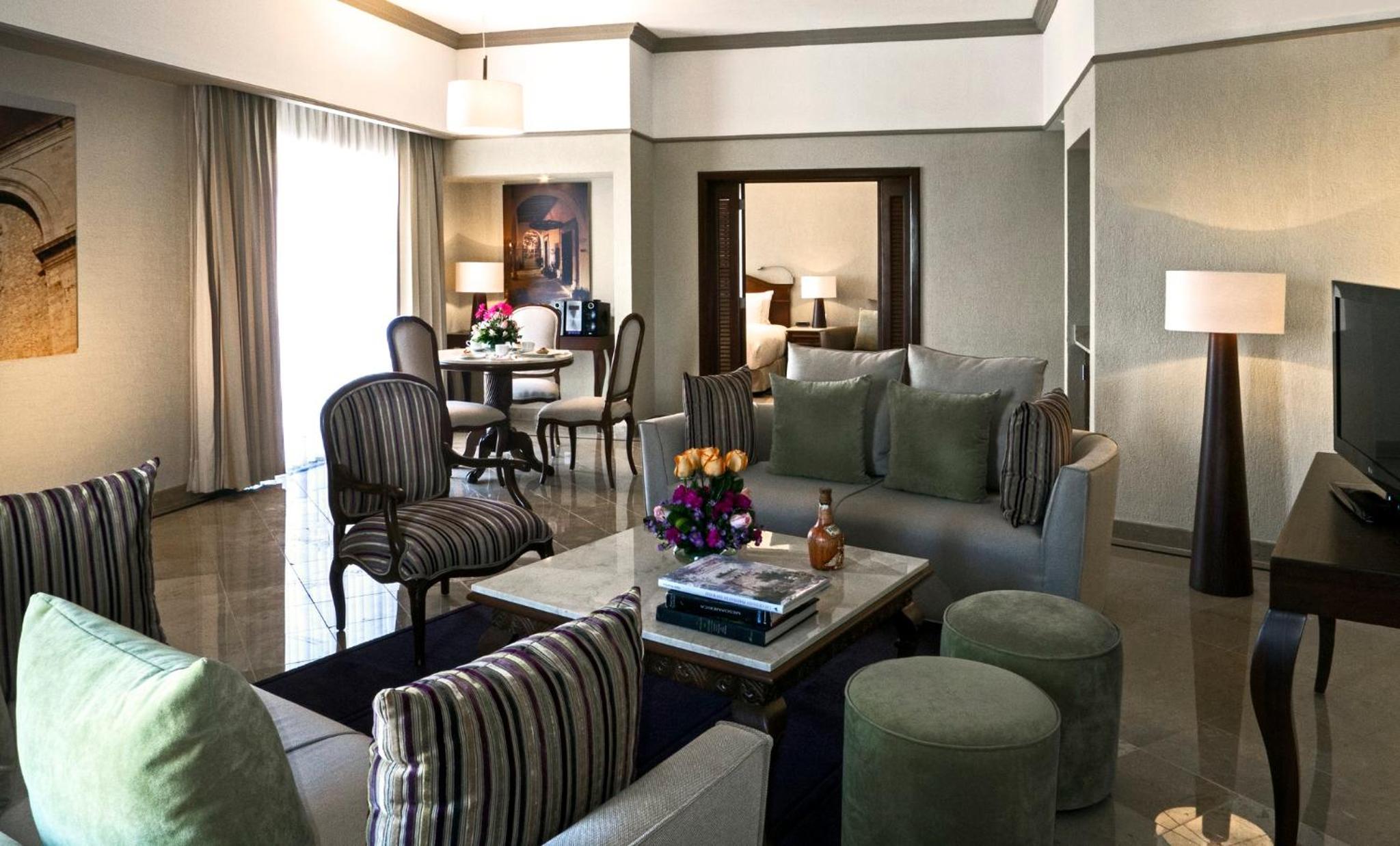 Master Suite 1 King