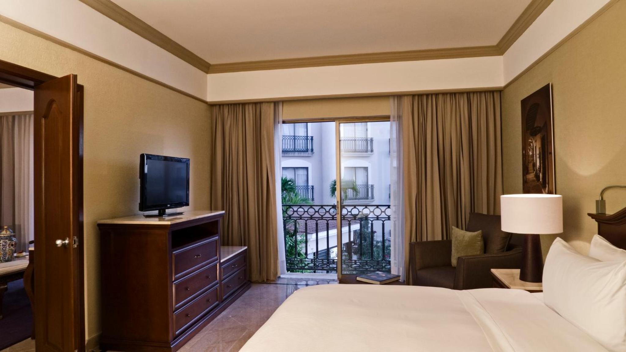 Junior Suite 1 King