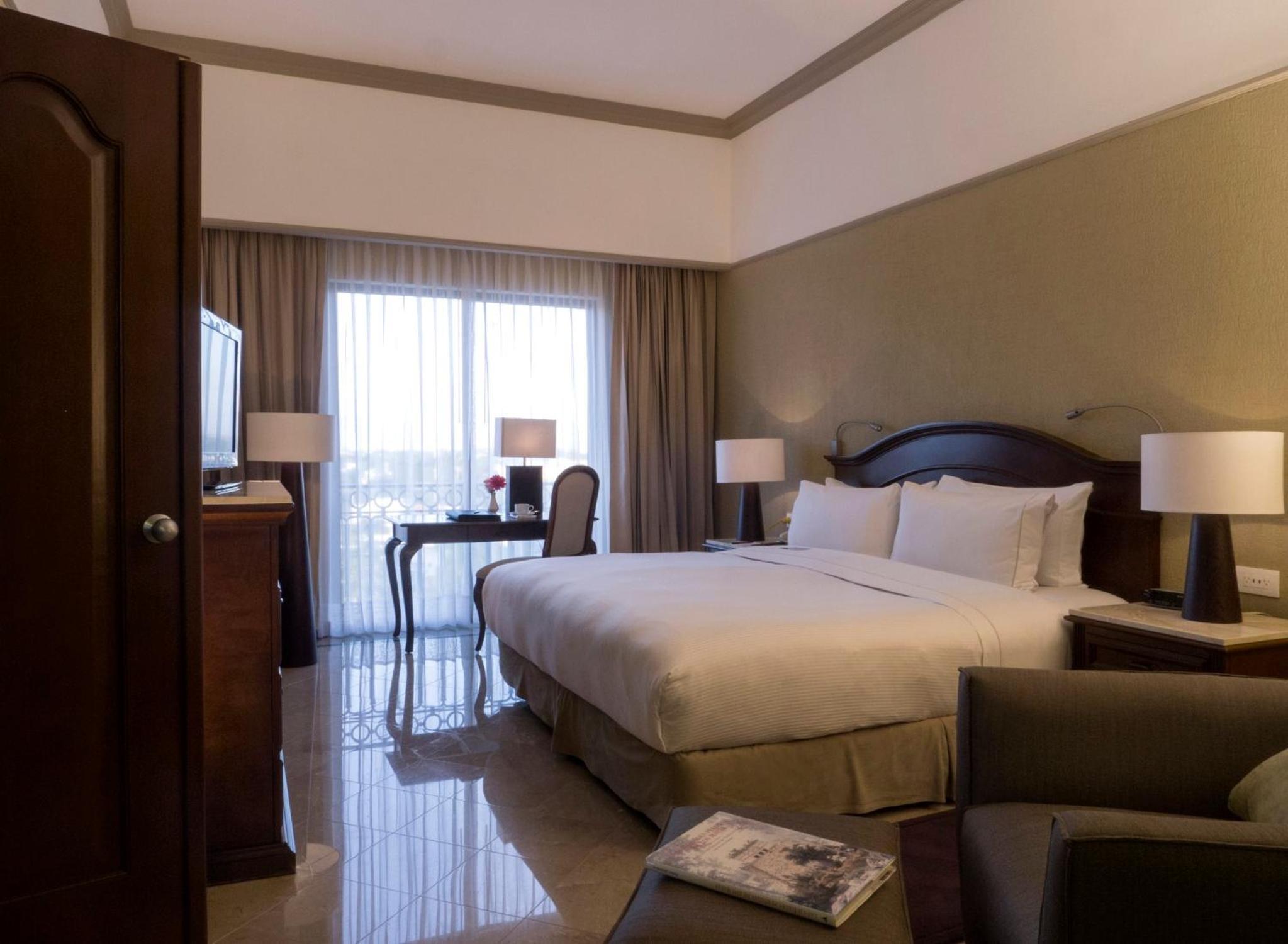Master Suite 1 King
