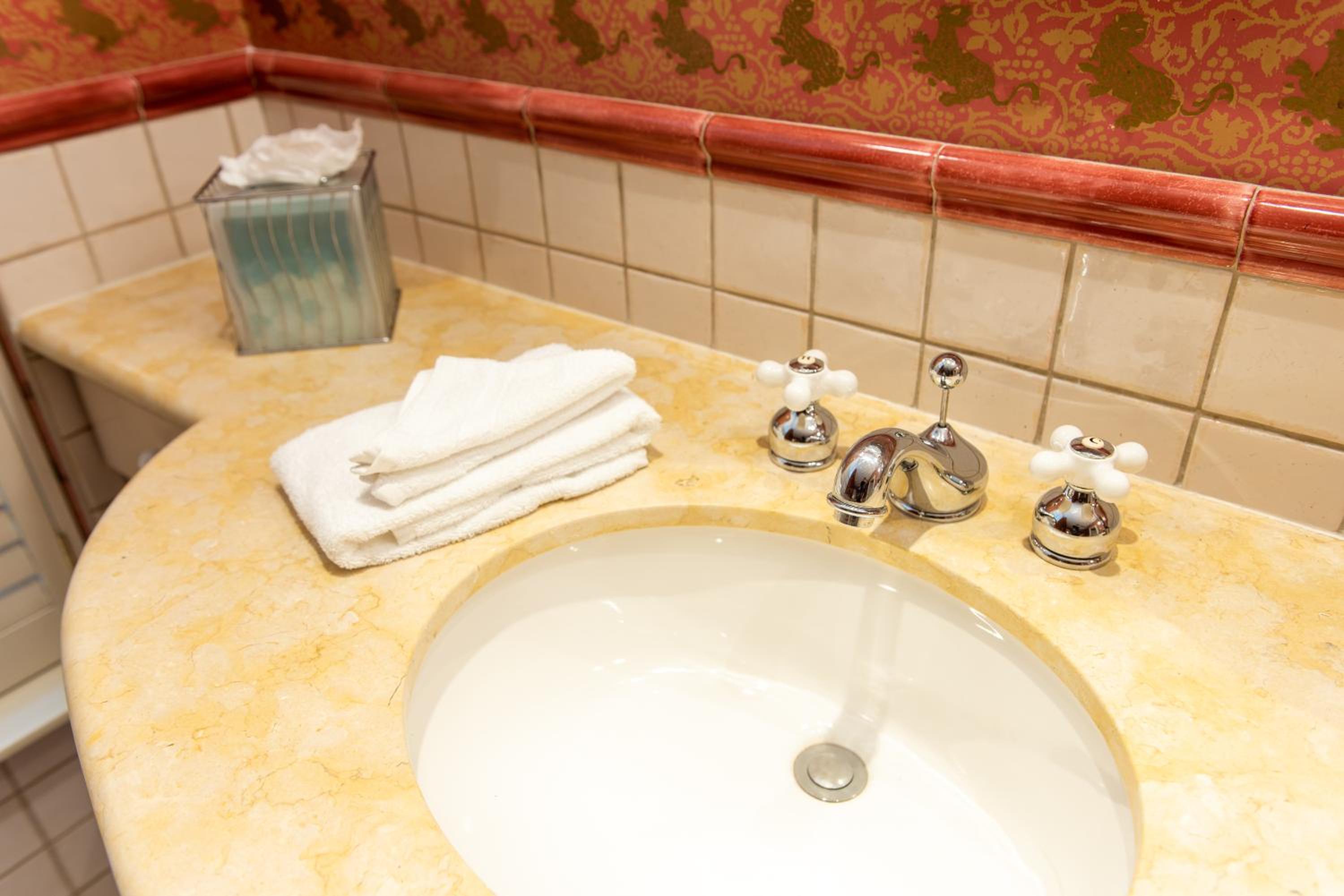 Basic Queen Room - Photo 2