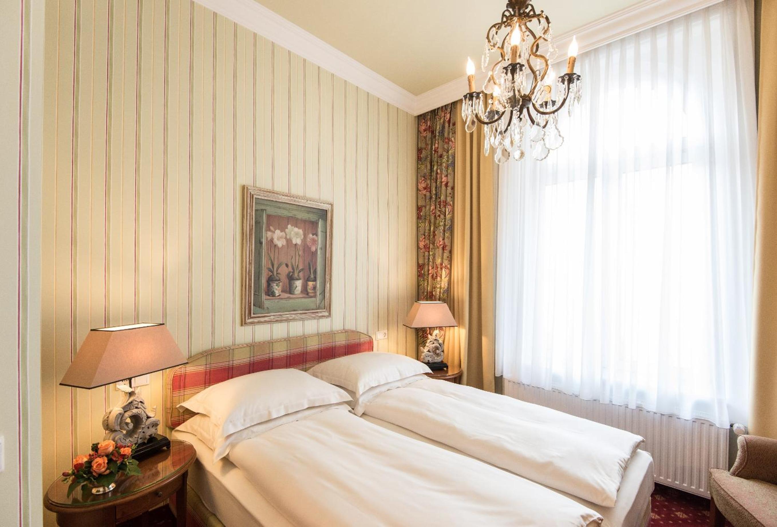 Standard Double Room - Photo 4