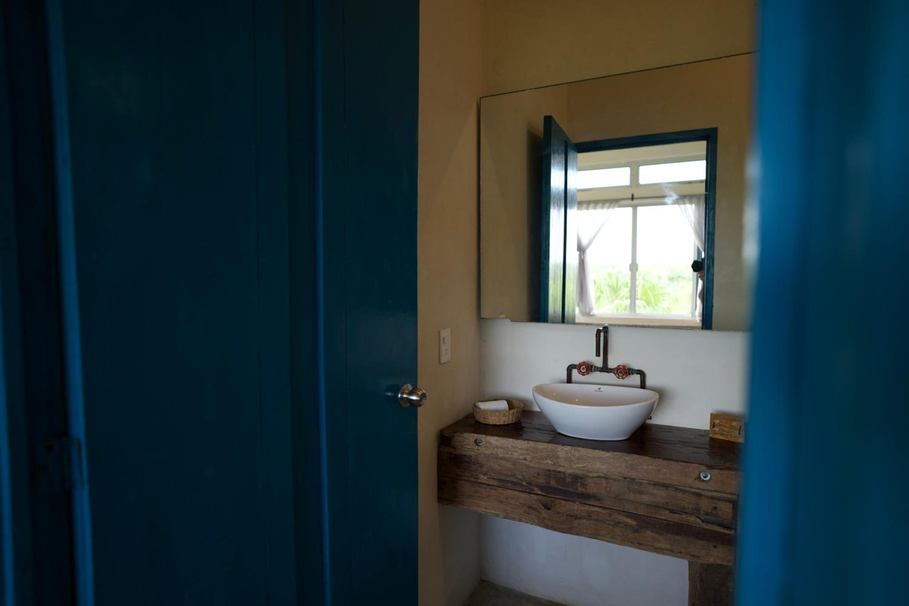 Suite - Photo 14