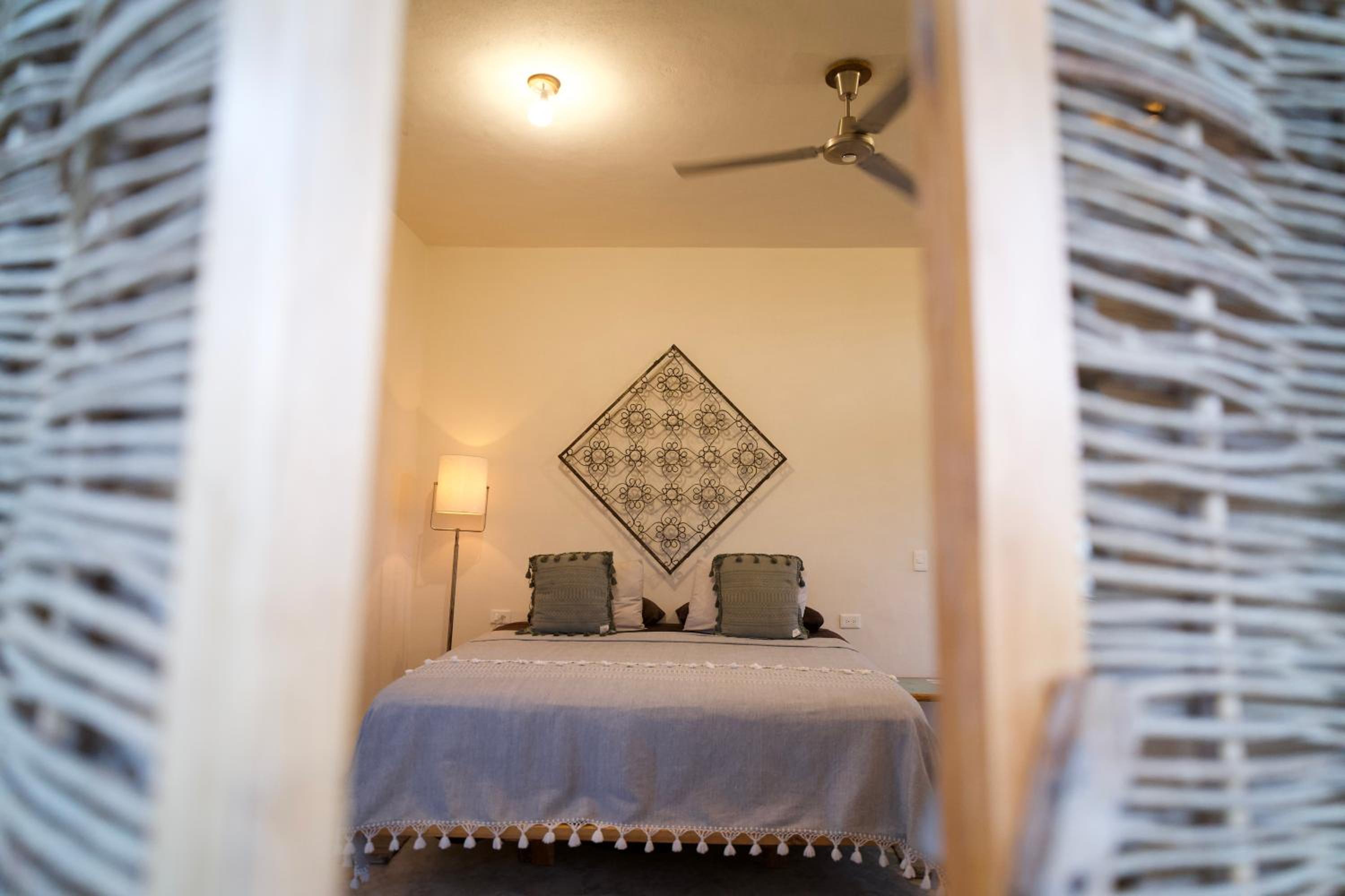 Suite - Photo 21