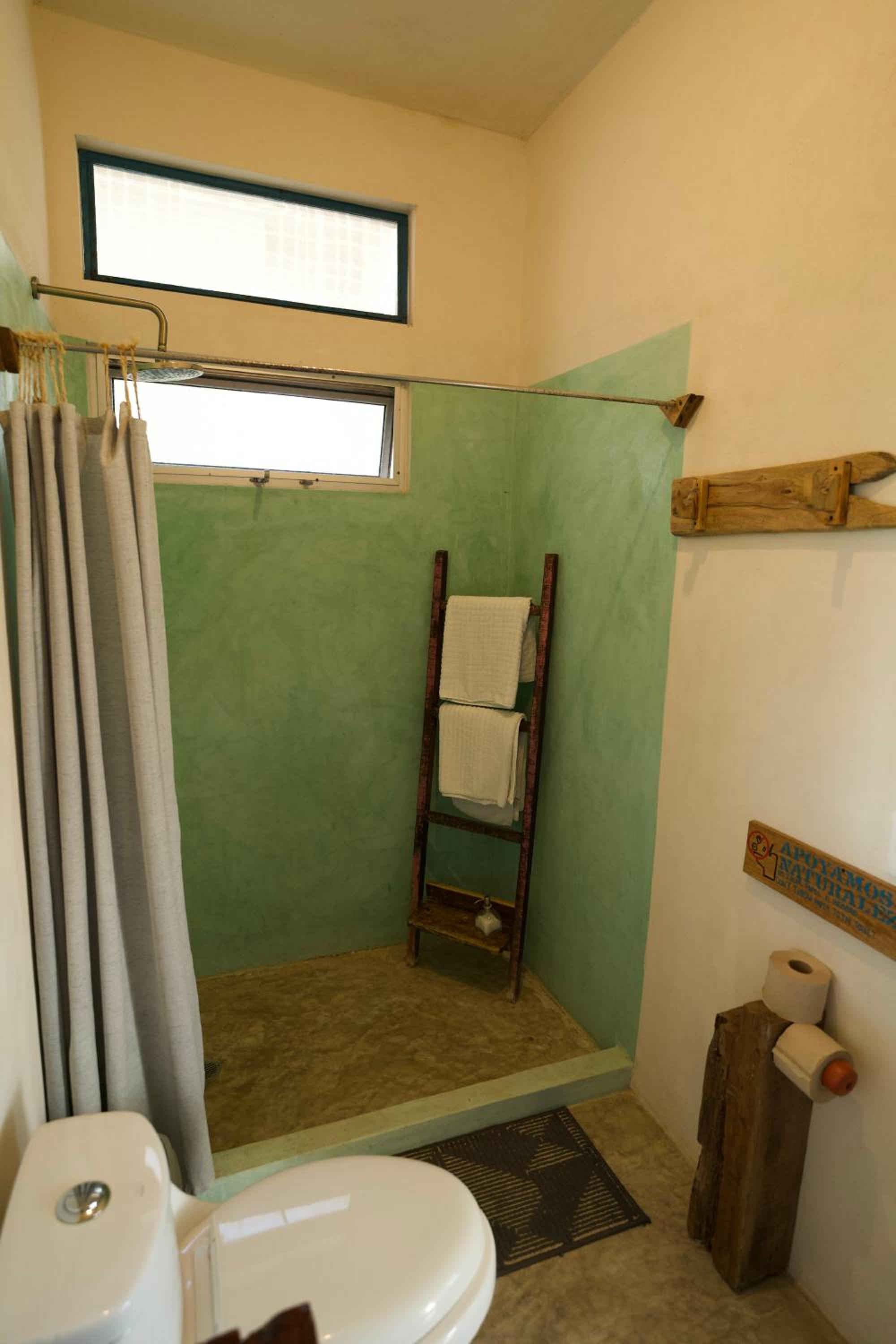 Suite - Photo 10