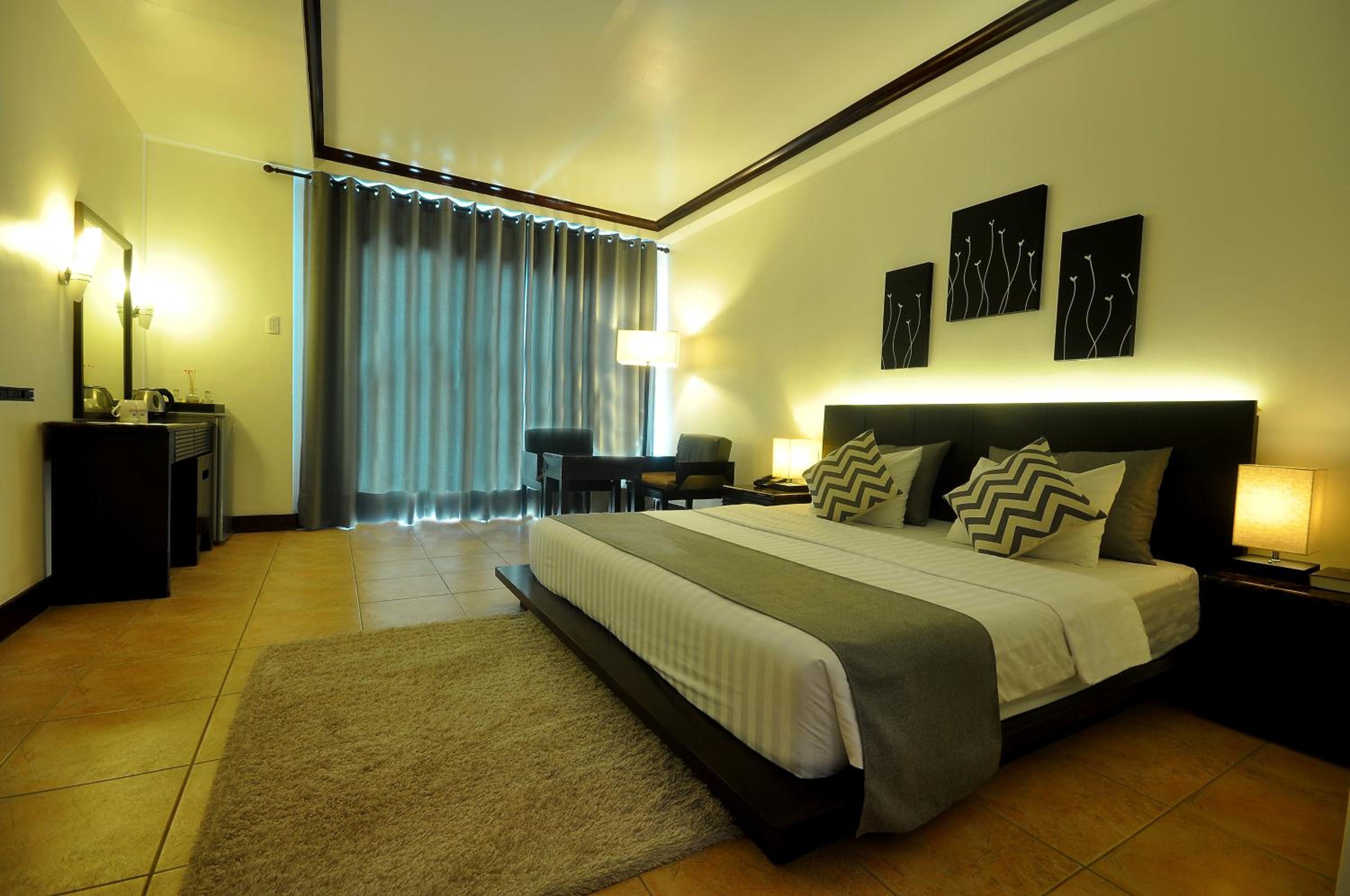Deluxe Room - Photo 7