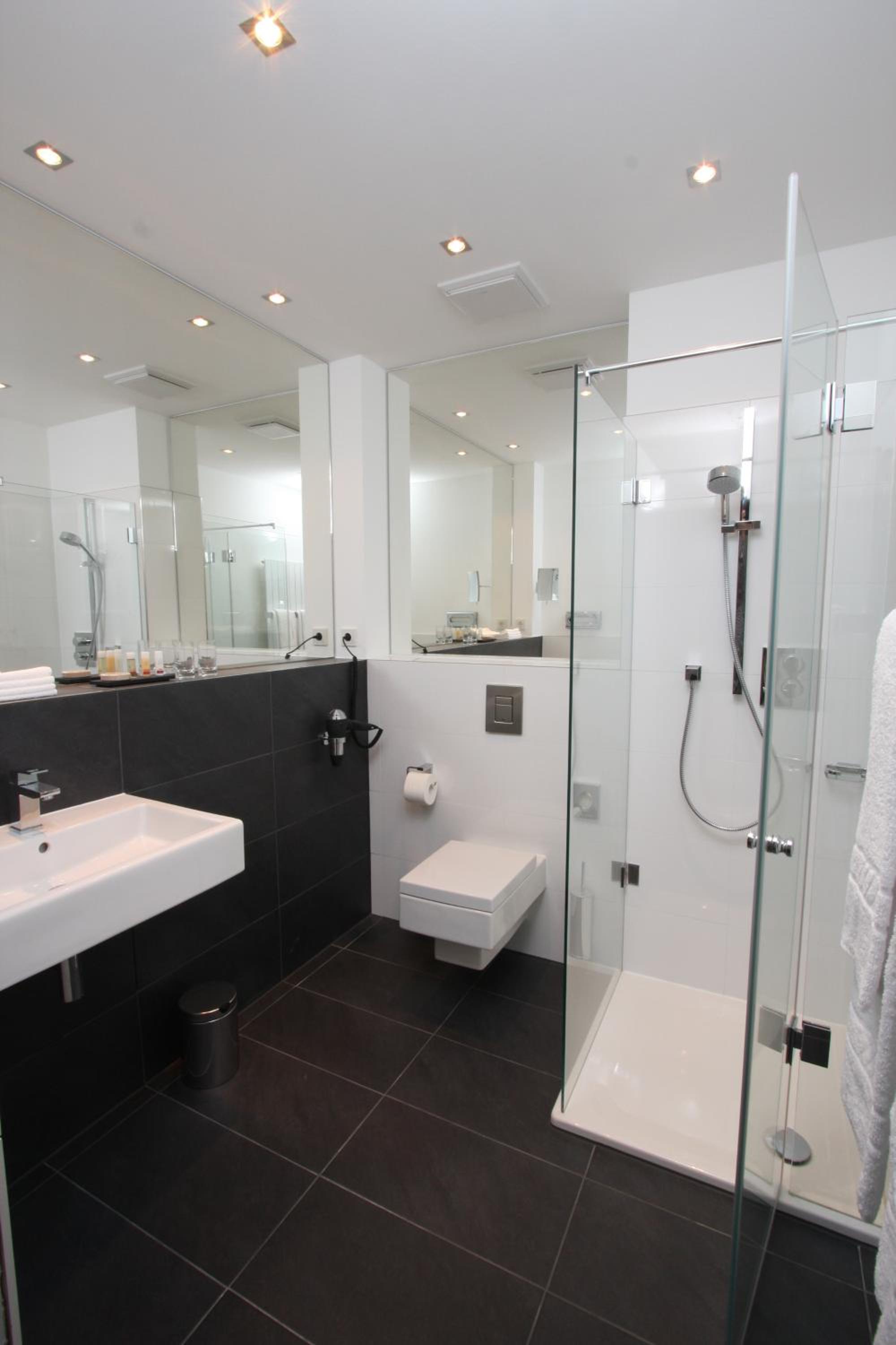 Standard Double Room - Photo 5