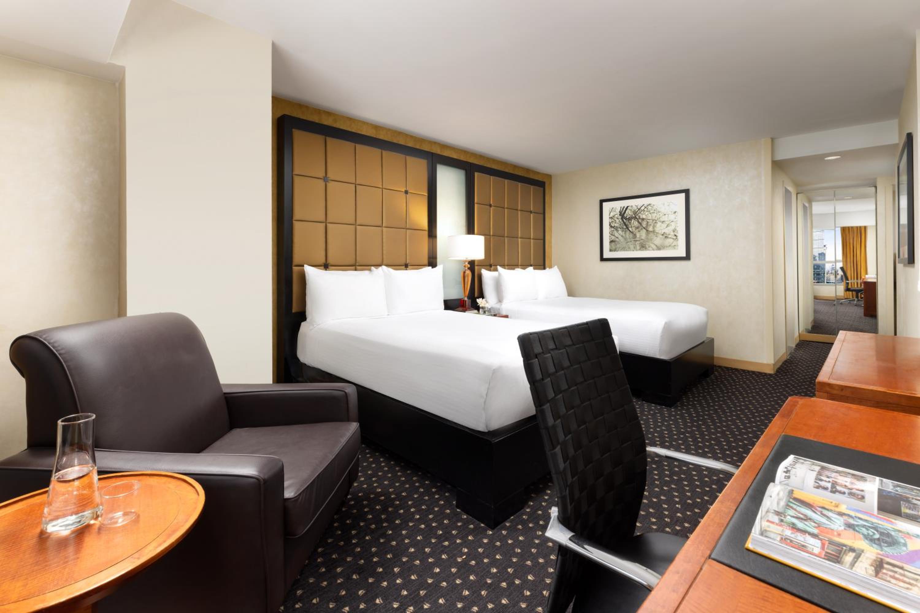 Deluxe Room with 2 Double Beds - High Floor