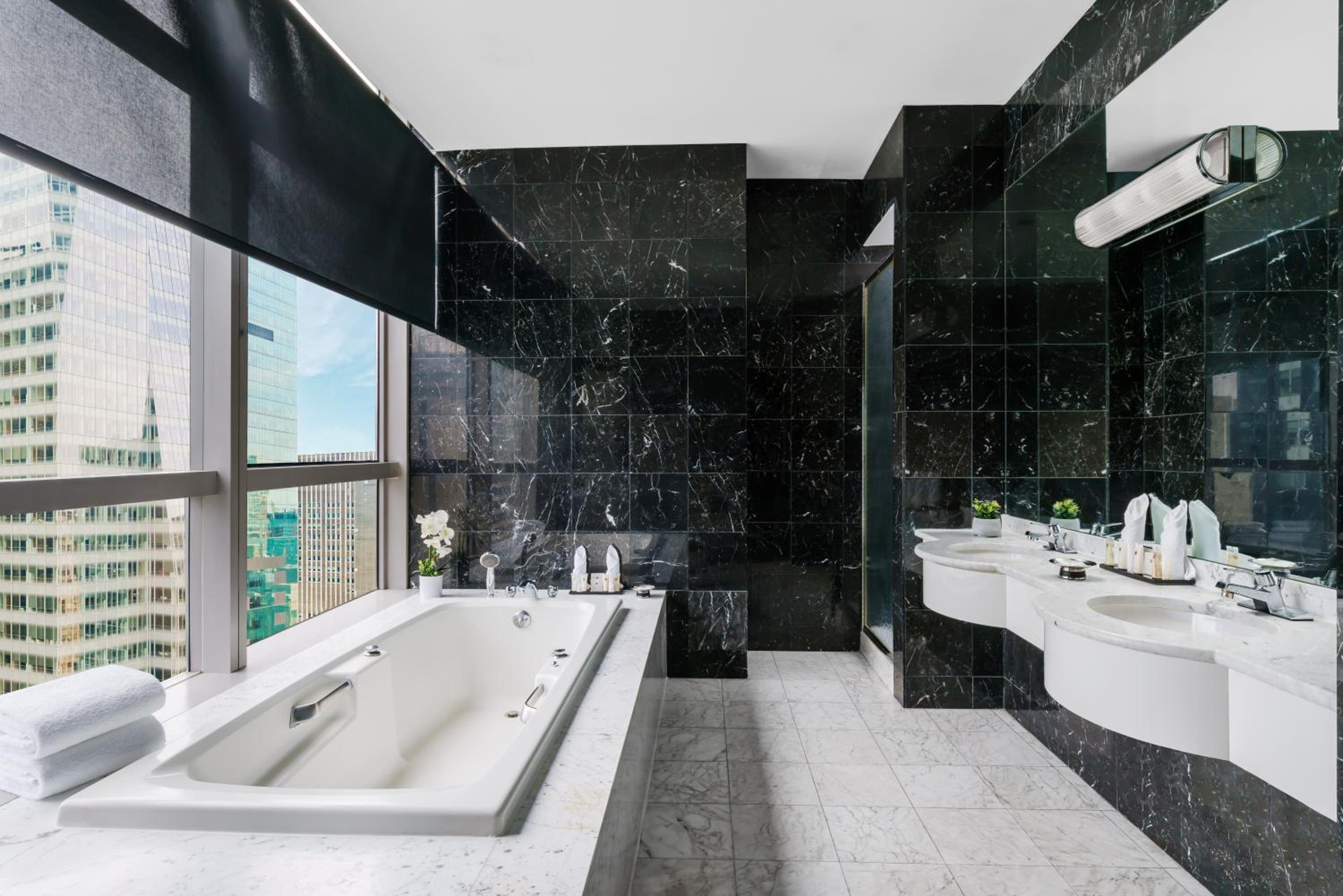 One-Bedroom King Suite - Time Square View thumbnail 6