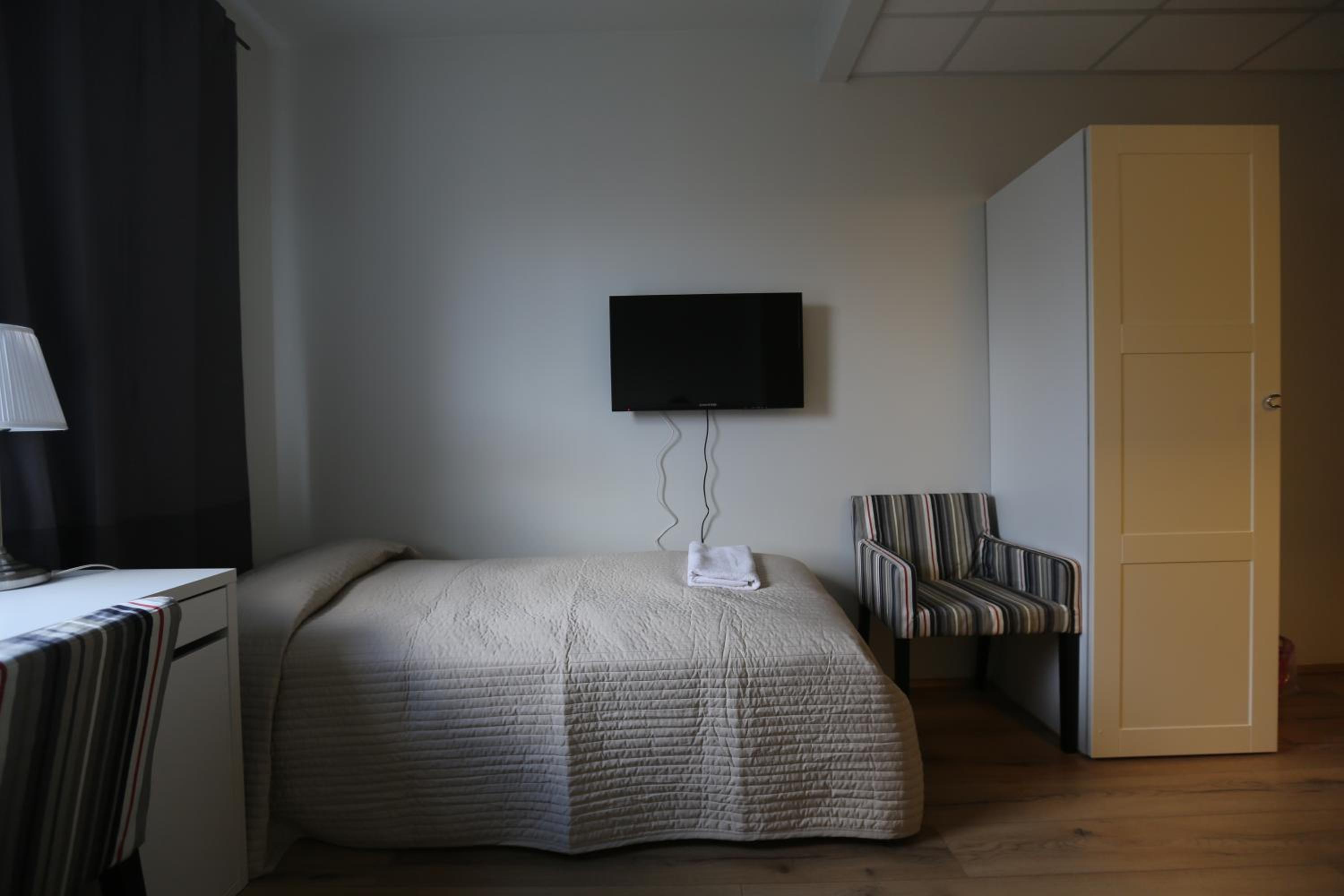 Twin Room with Private Bathroom photo 1