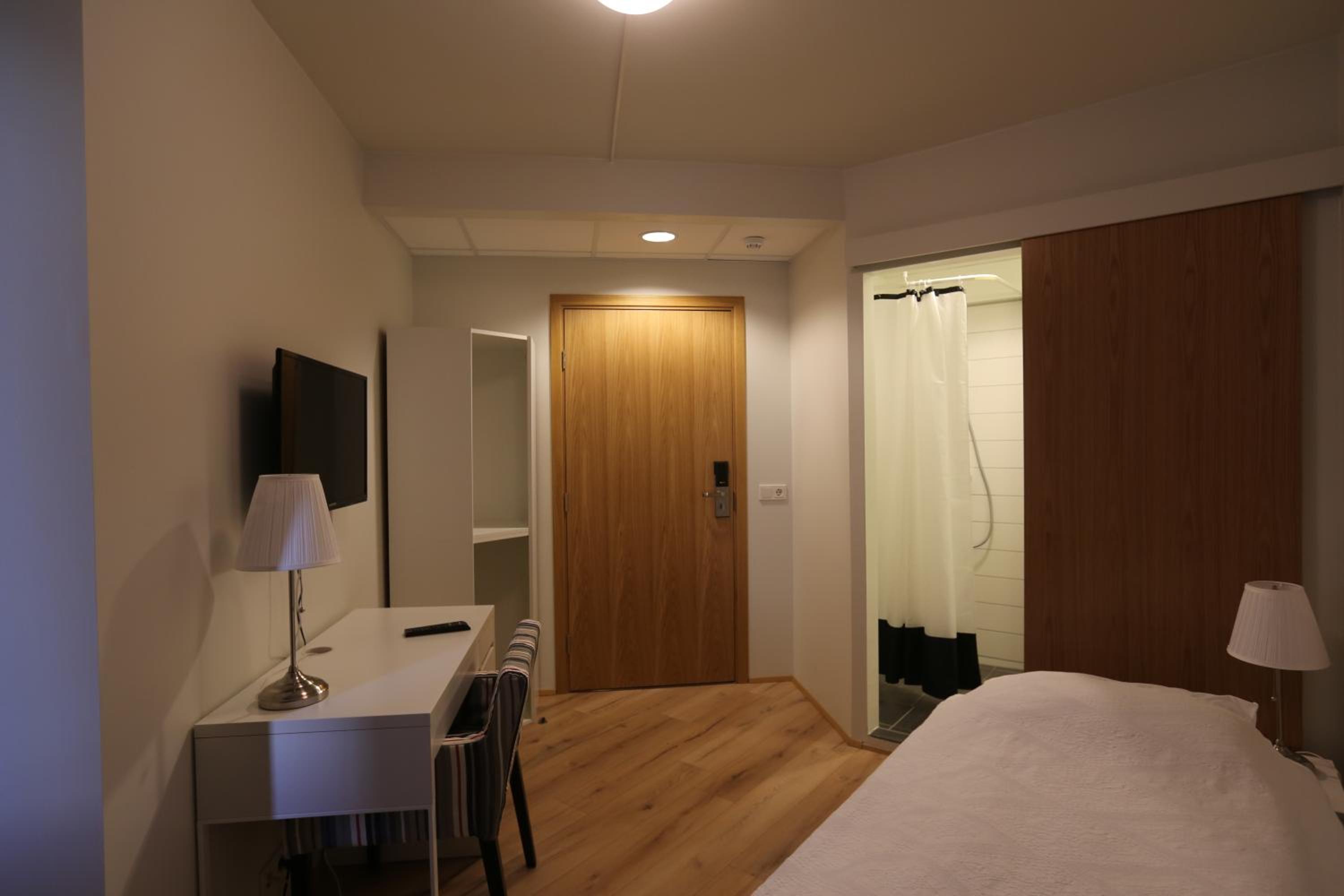 Single Room with Private Bathroom photo 1