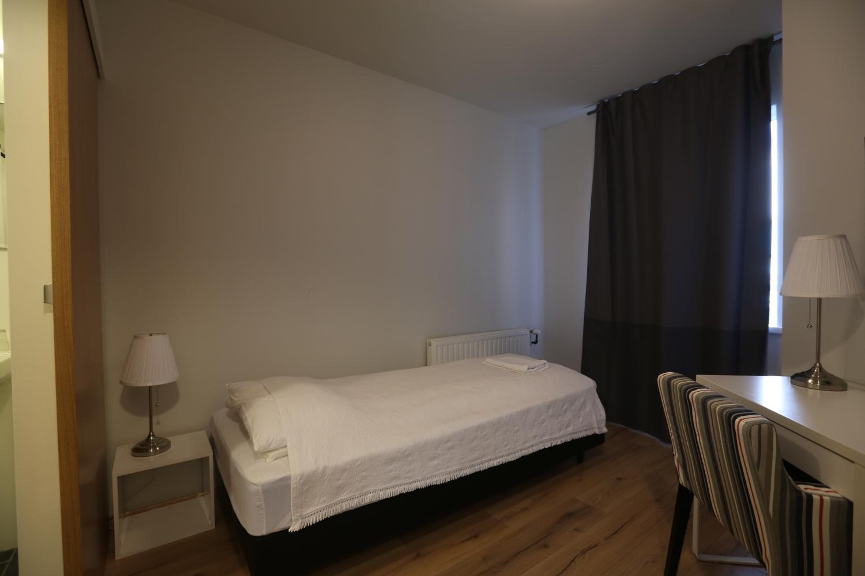 Single Room with Private Bathroom photo 2
