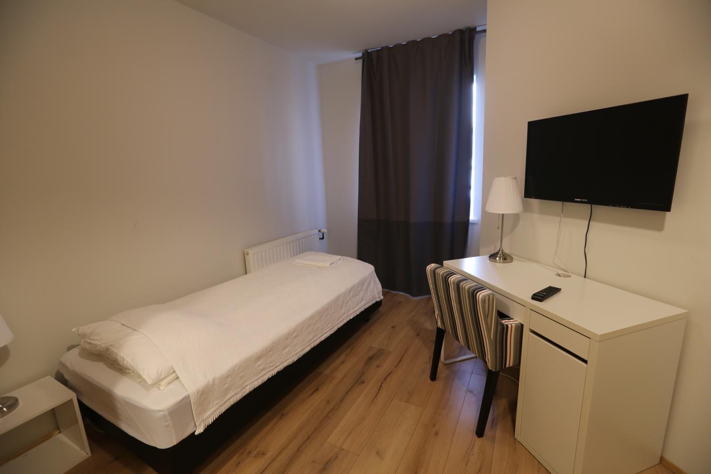 Single Room with Private Bathroom photo 3