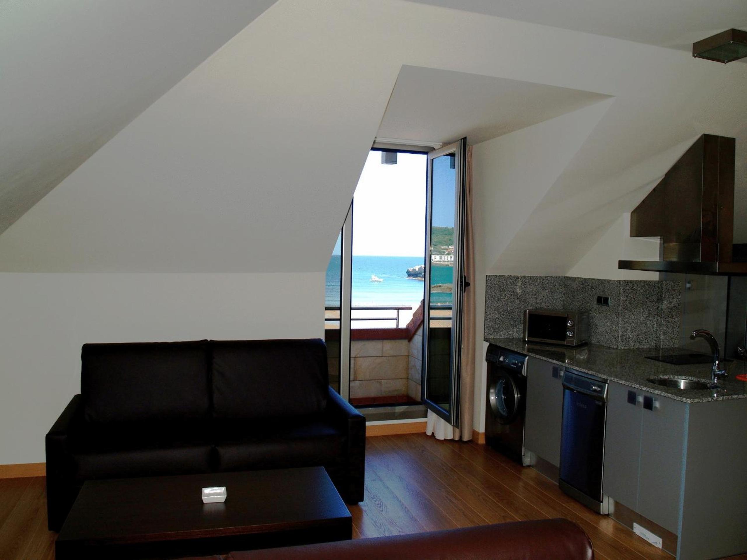 Apartamento de dos habitaciones con vista al mar (6 adultos)