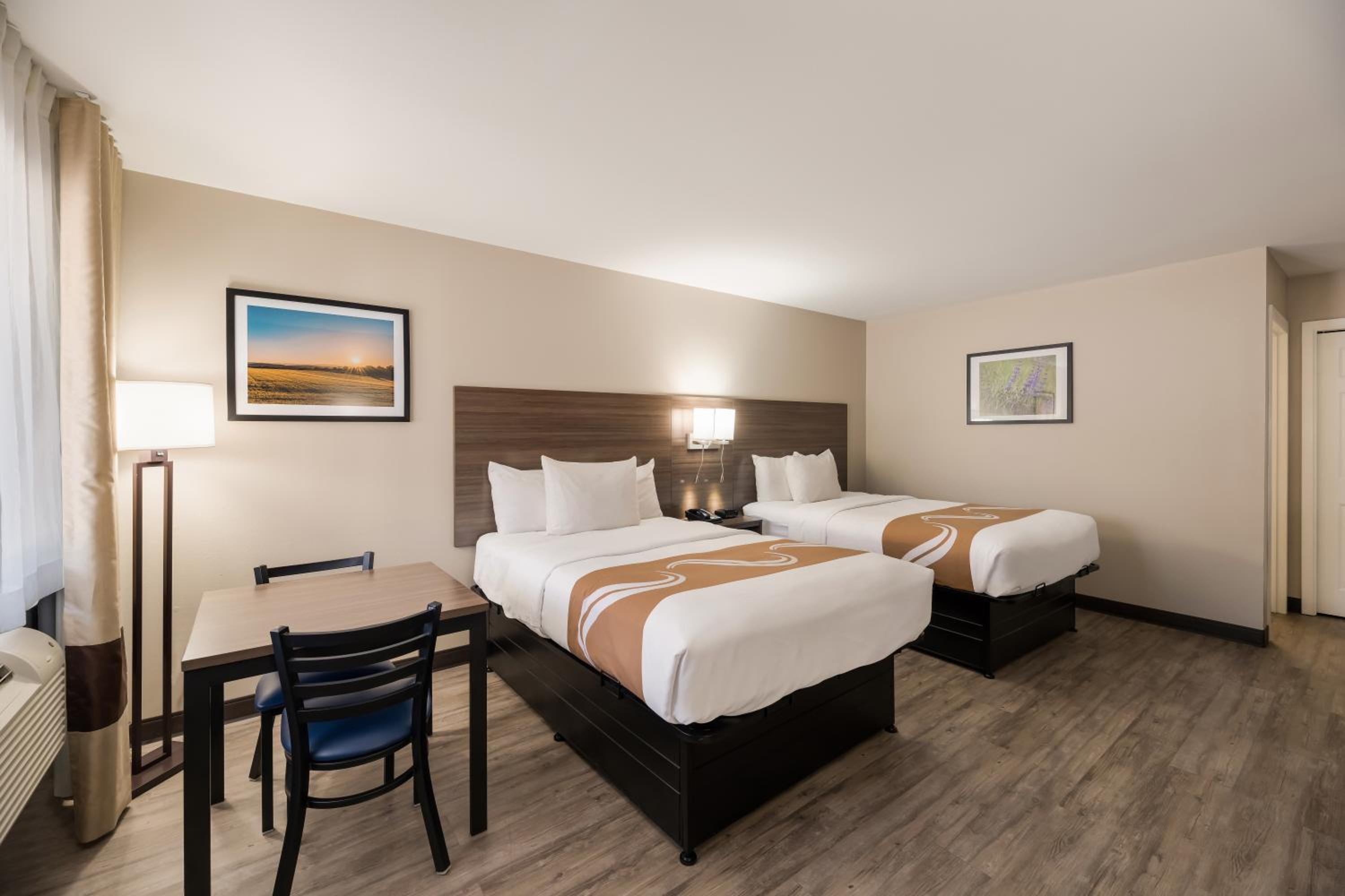 Double Room with Two Double Beds - Non-Smoking - Photo 4