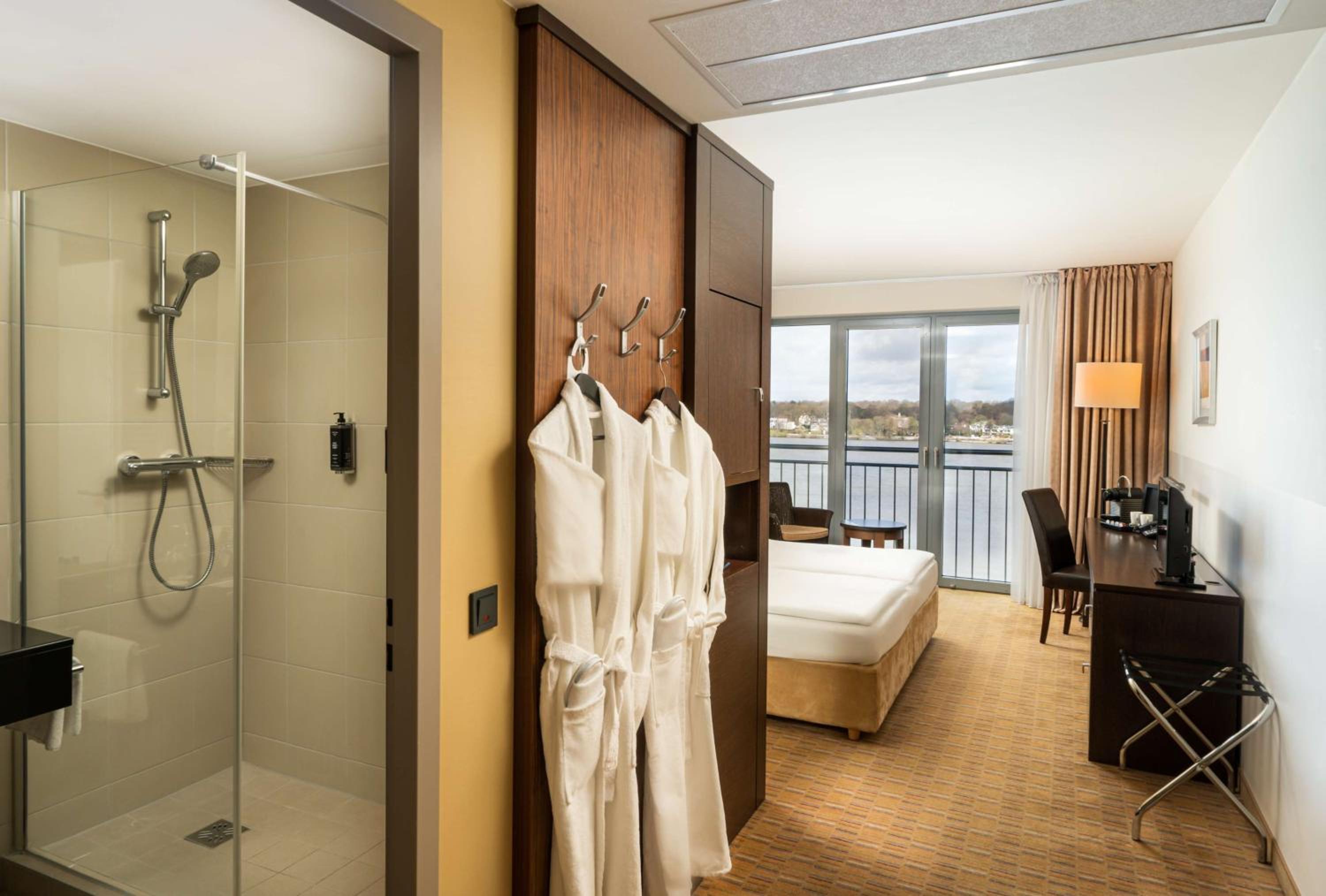 Superior Plus Double Room with River View photo 3
