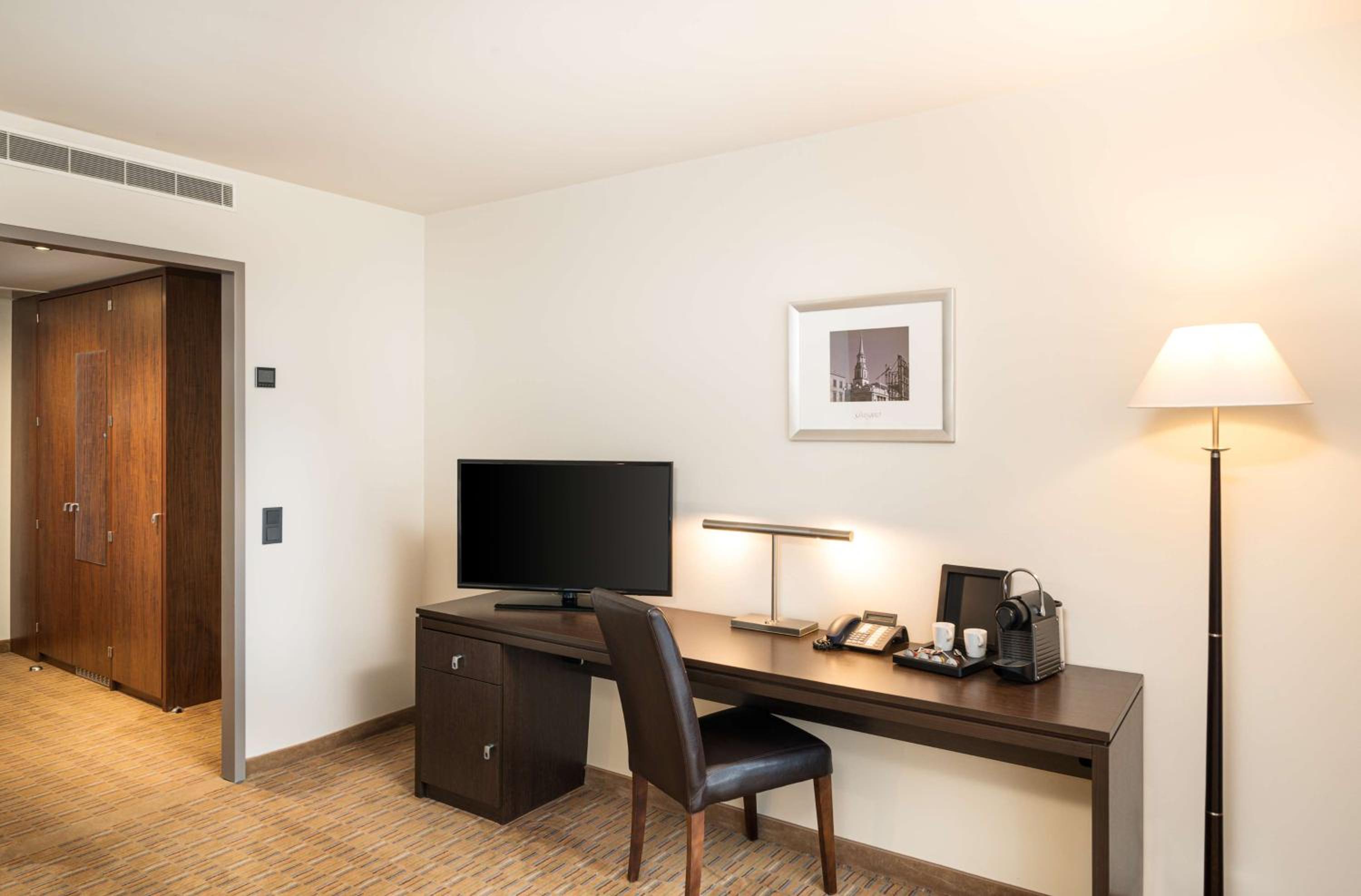 Executive Double Room with lateral river view