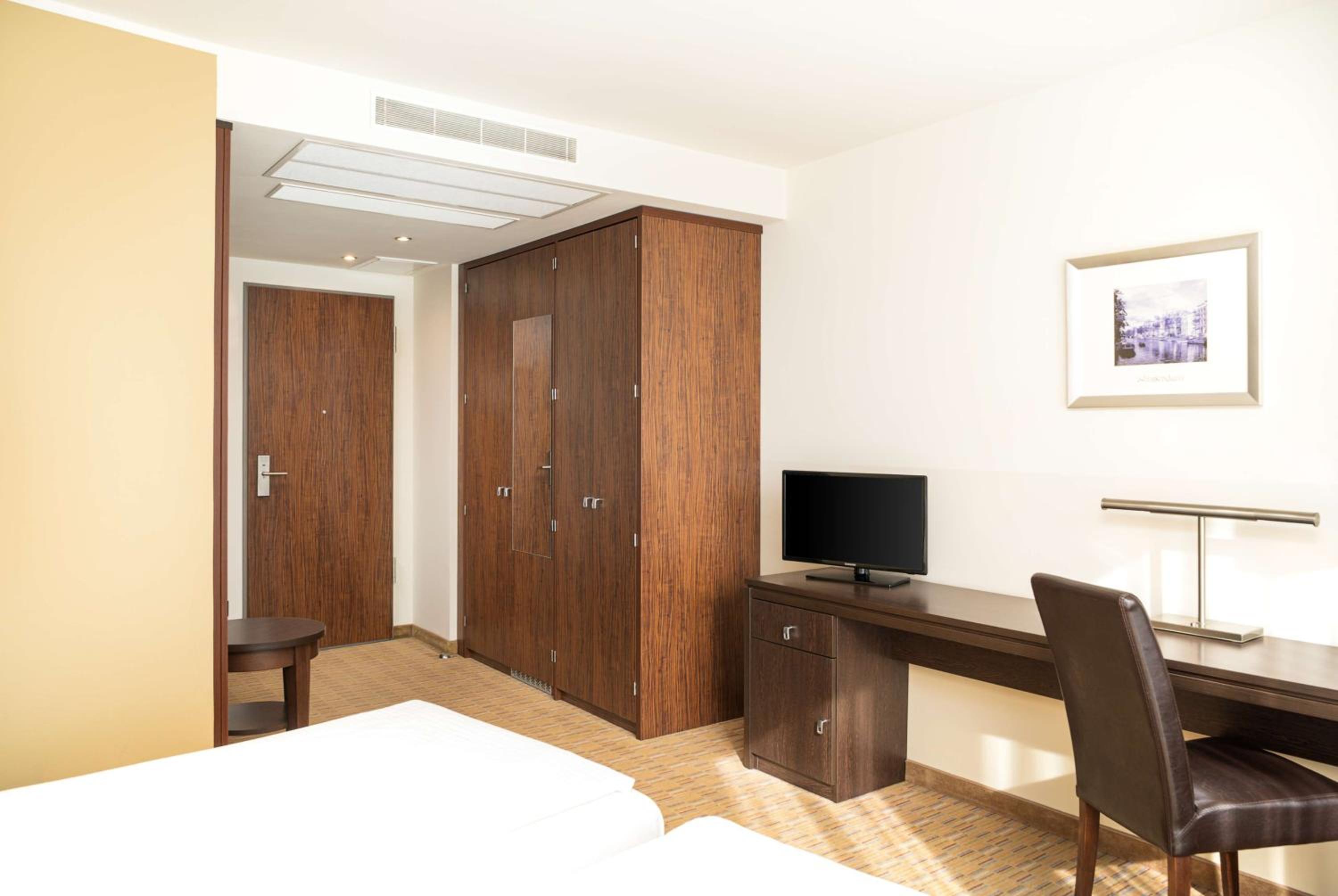 Single Room with Courtyard View