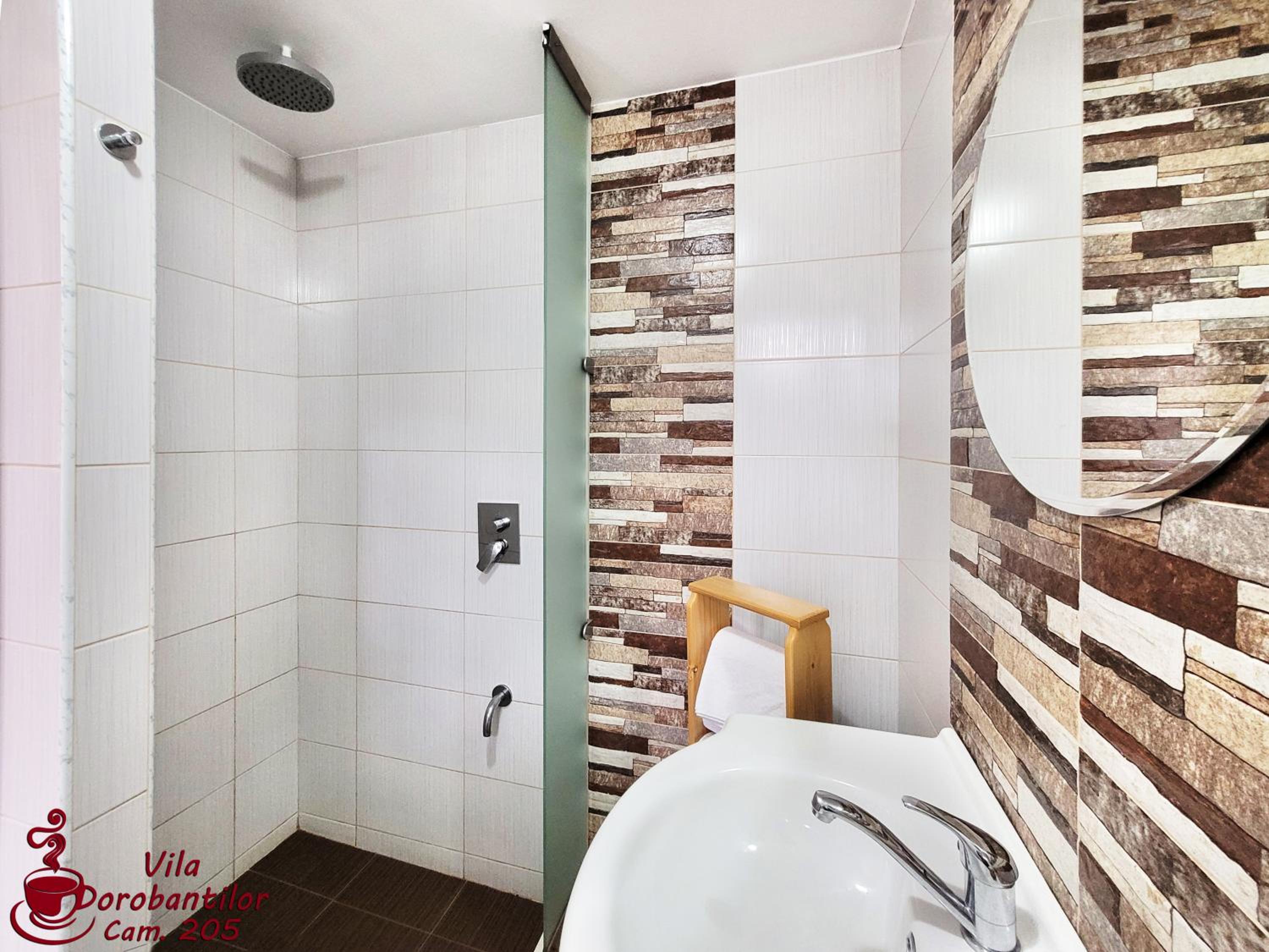 Deluxe Double Room with Balcony - Photo 3