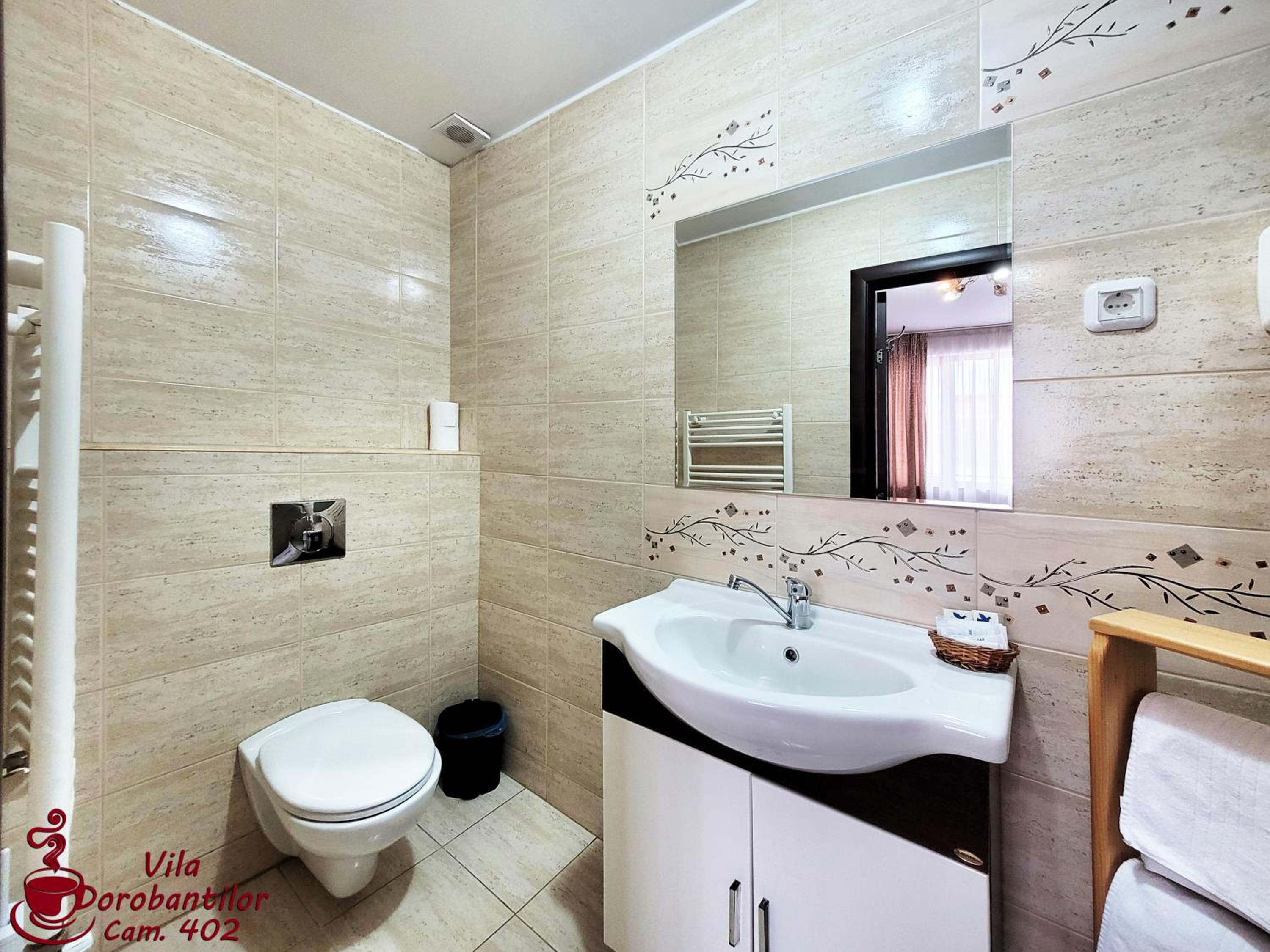 Twin Room with Balcony - Photo 4