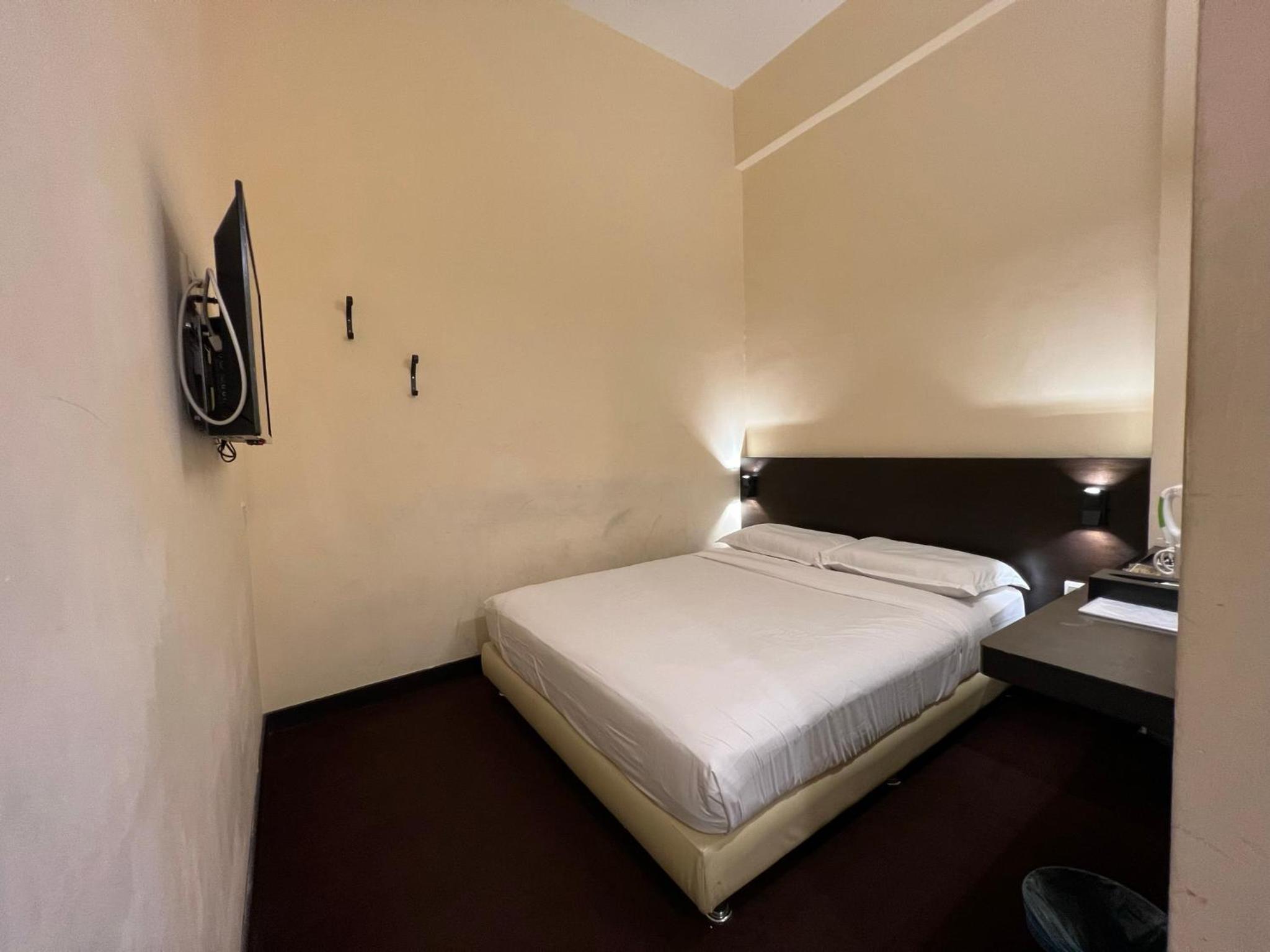Budget Double Room with no window