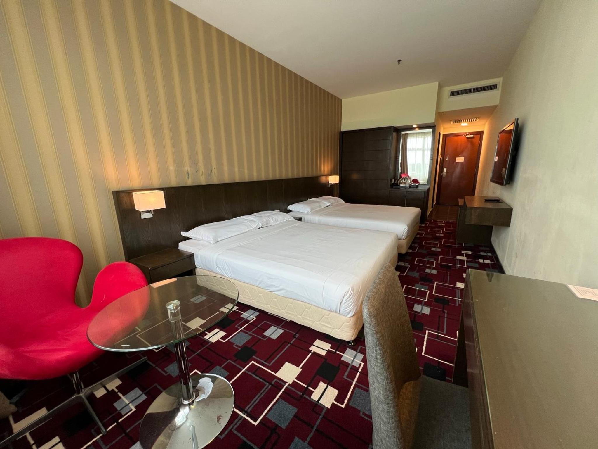 Family Suites photo 3