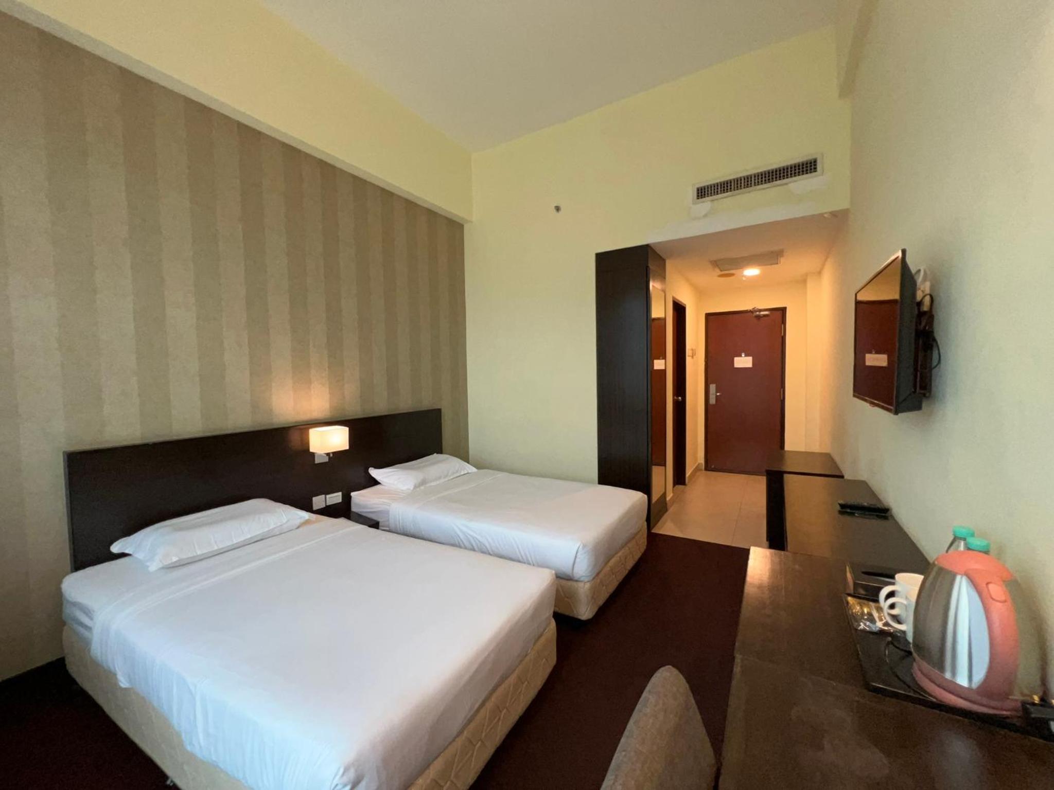 Superior Twin Room photo 2