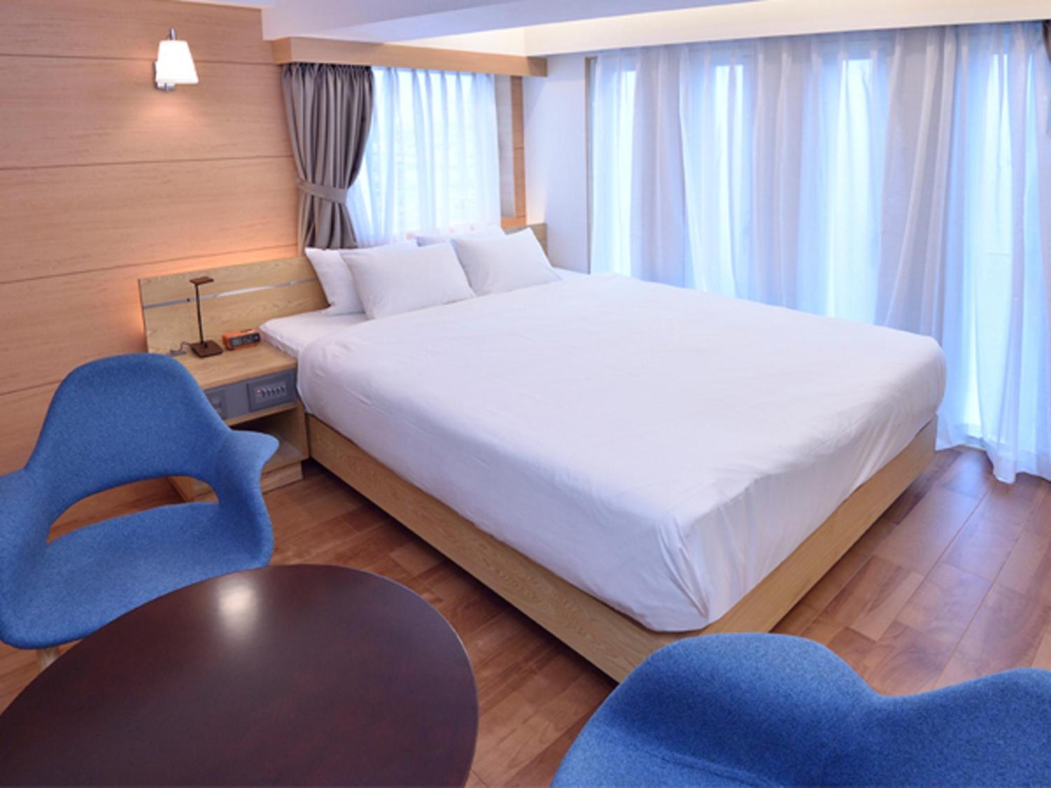 Standard Double Room 2-4F